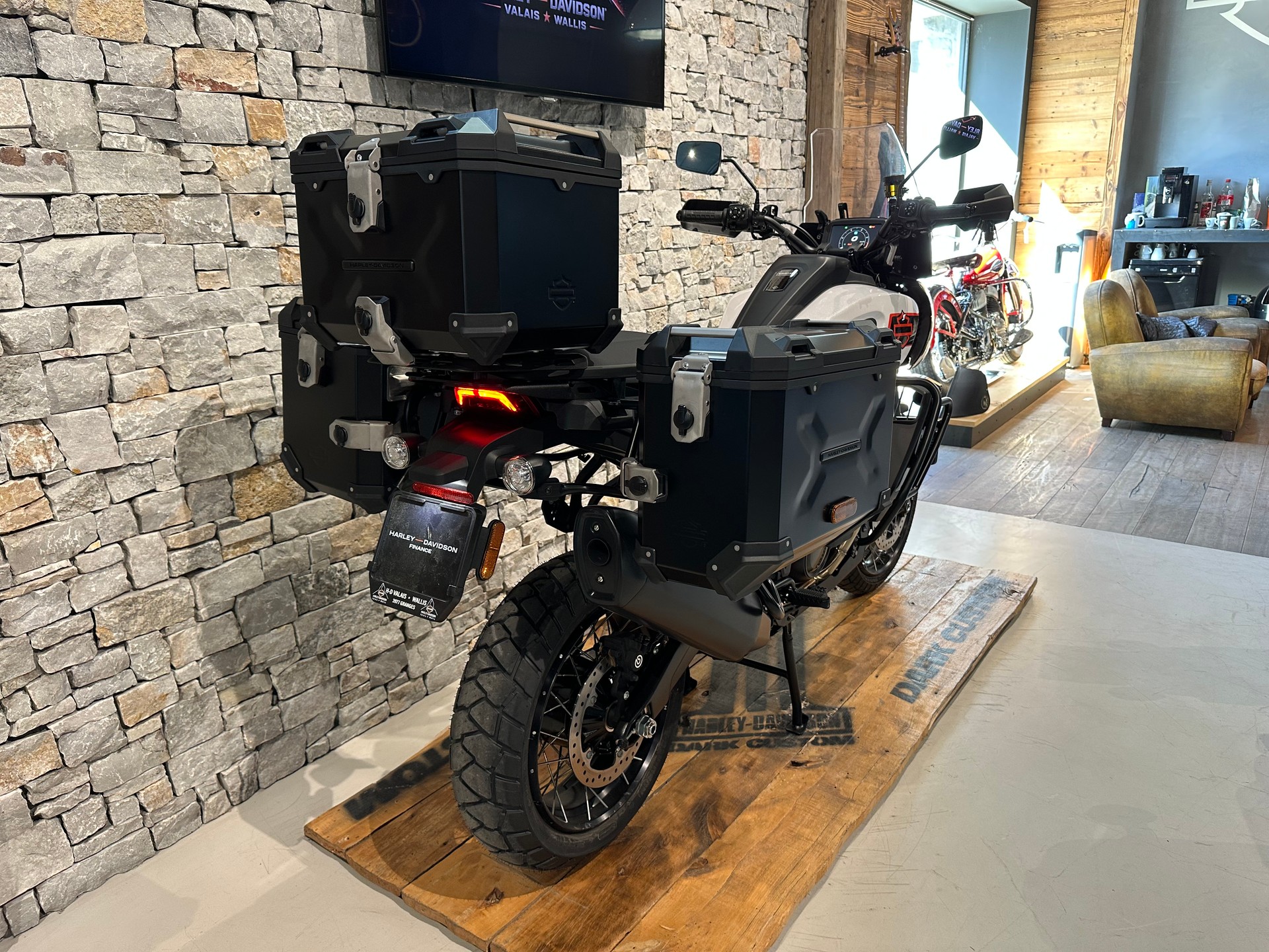HARLEY-DAVIDSON Pan AmericaTM 1250 Limited-showroom-element-2
