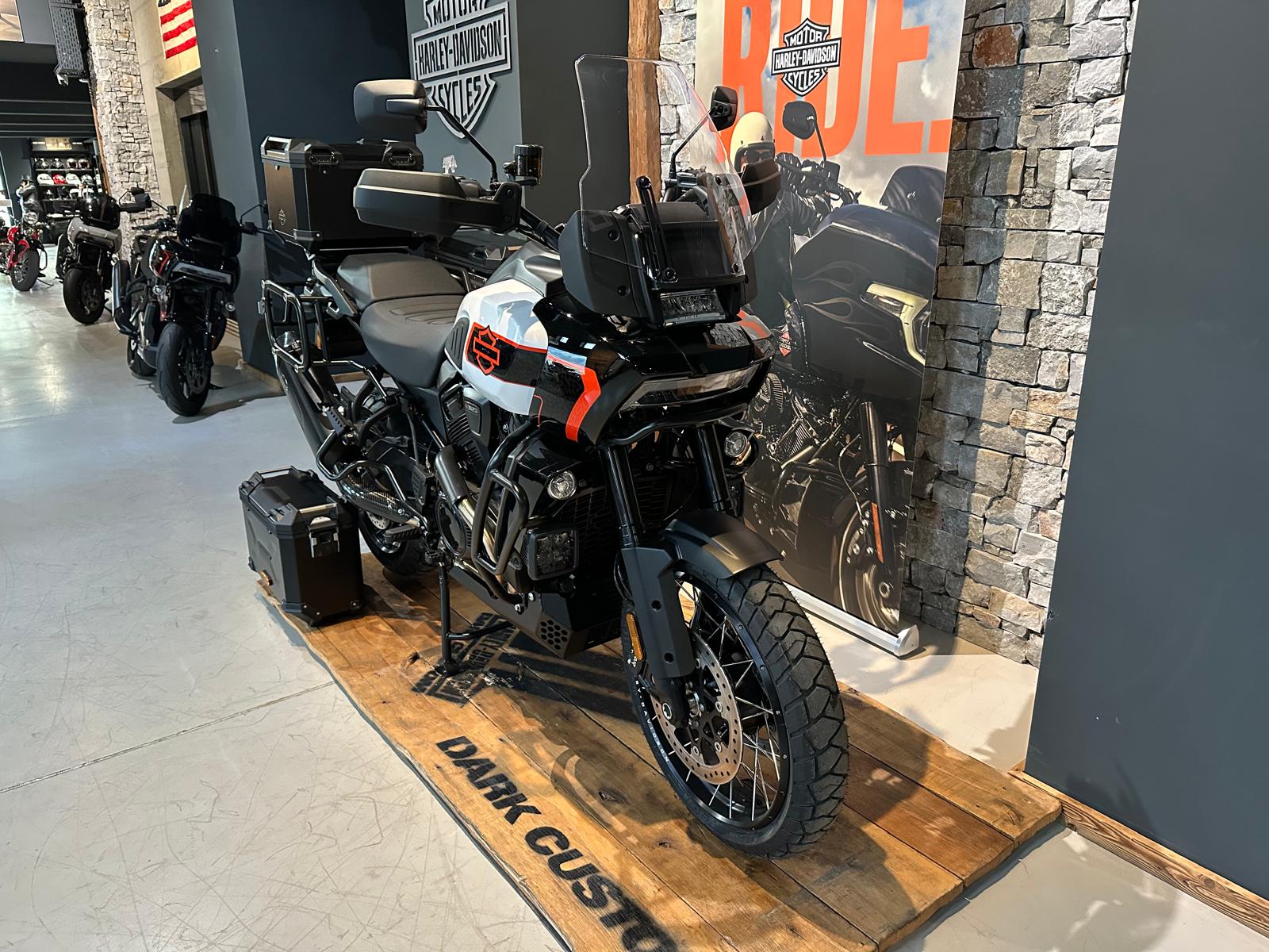 HARLEY-DAVIDSON Pan AmericaTM 1250 Limited-showroom-element-1