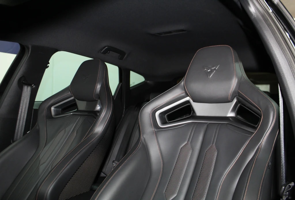 CUPRA Formentor 2.5TSI VZ5 Black Edition 4Drive DSG CUPBucket Sportschalensitze Vollleder-image-8