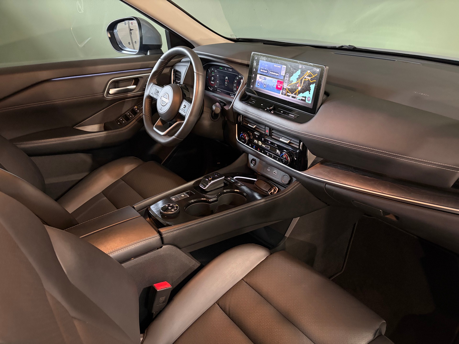 NISSAN X-Trail 1.5 VC-T e-Power 4WD Tekna*CH-Fahrzeug*-image-11
