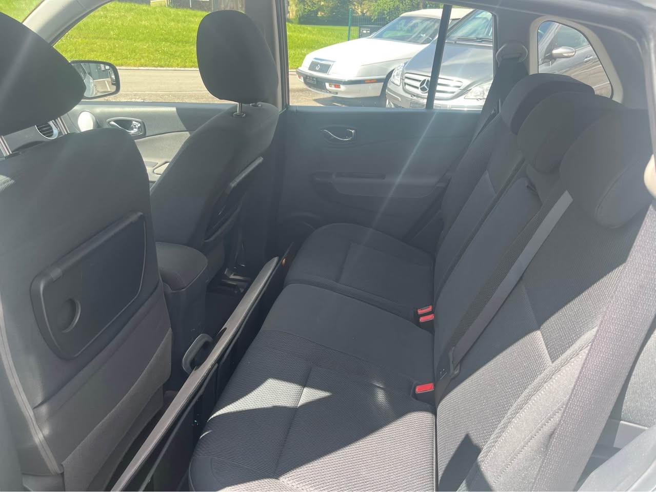 RENAULT Koleos 2.0 dCi Dynamique 4x4 Automatic-image-11