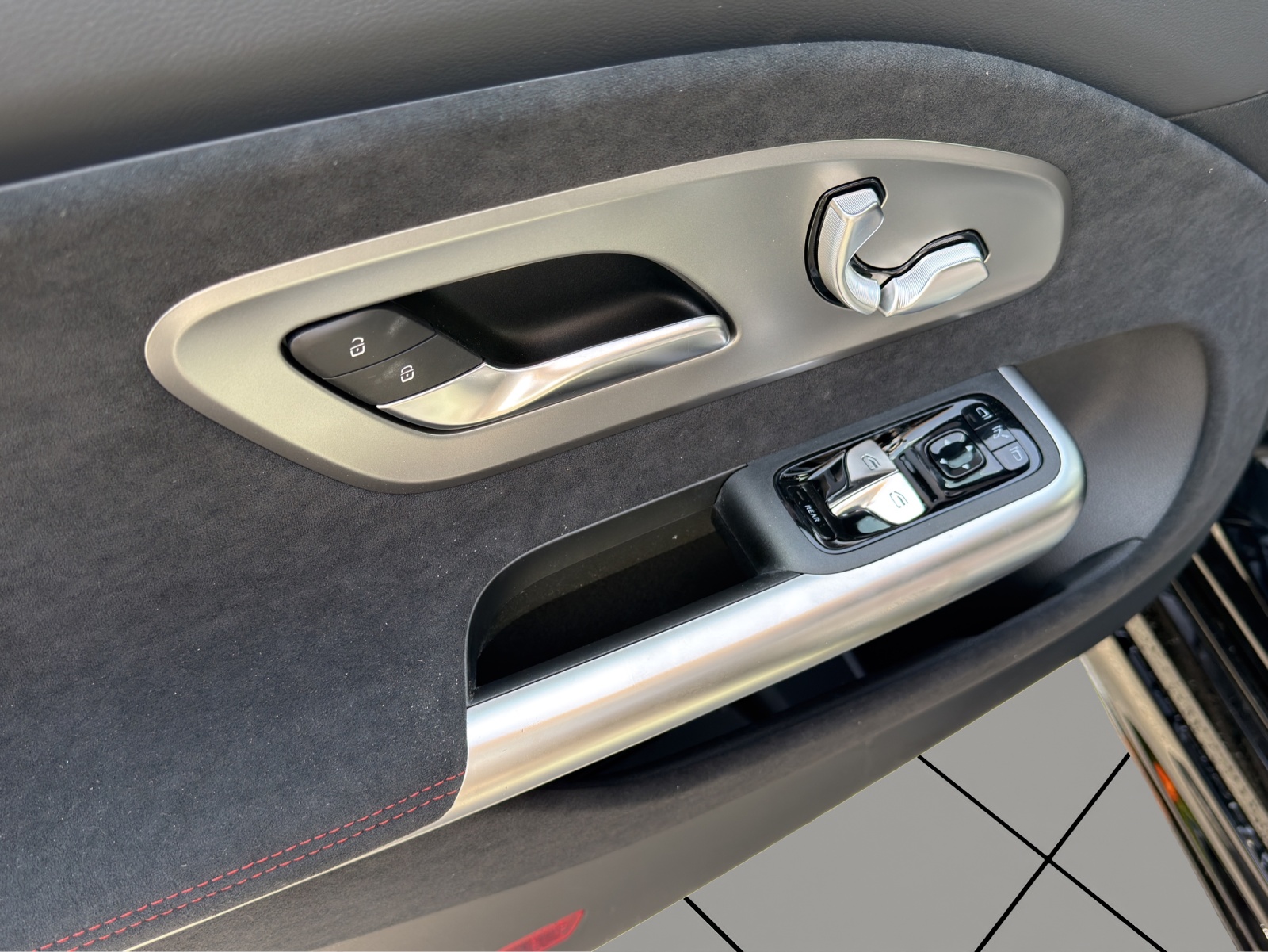 MERCEDES-BENZ CLA 350 4 Matic 85 kWh EQ-image-15