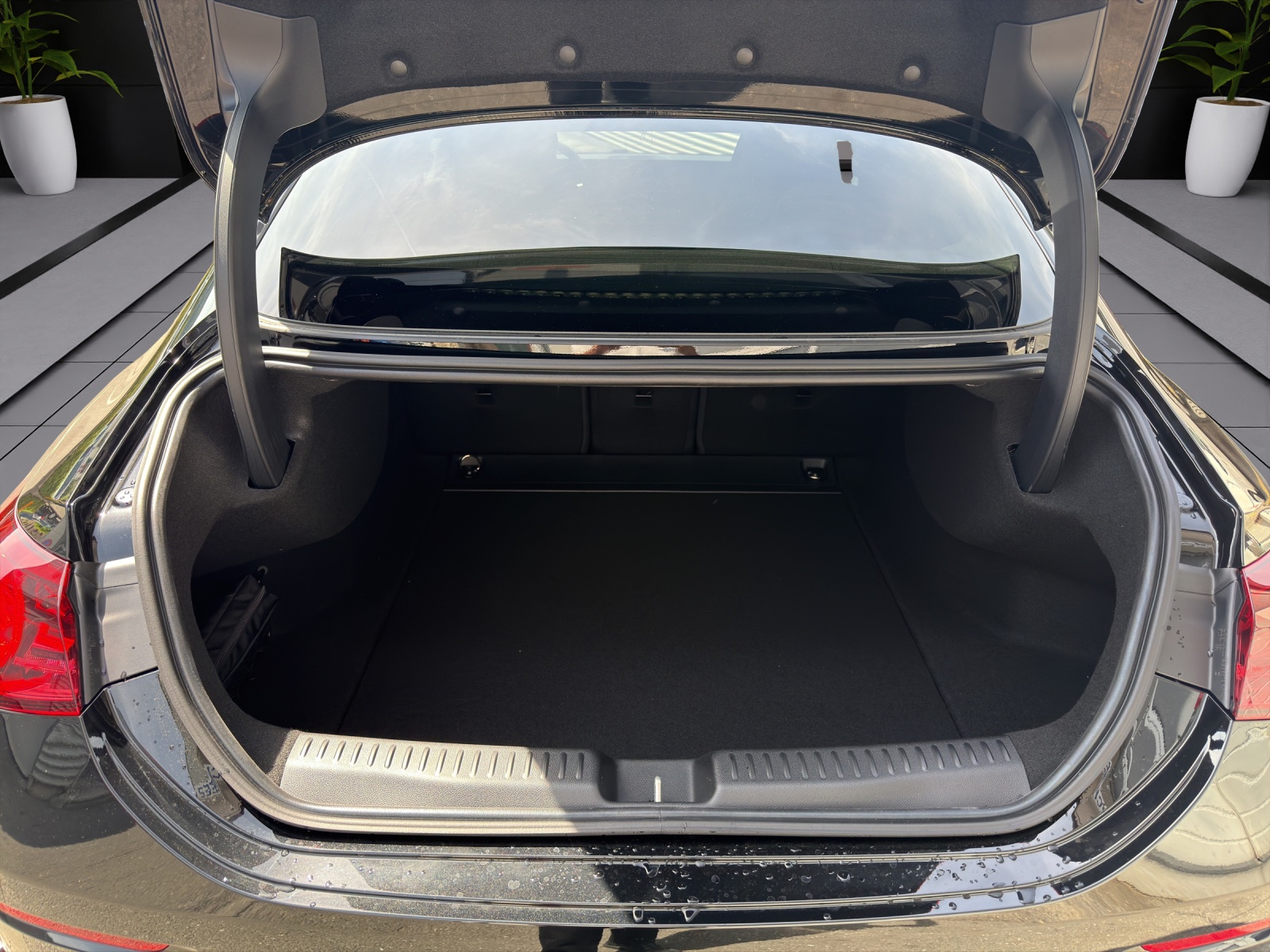 MERCEDES-BENZ CLA 350 4 Matic 85 kWh EQ-image-5