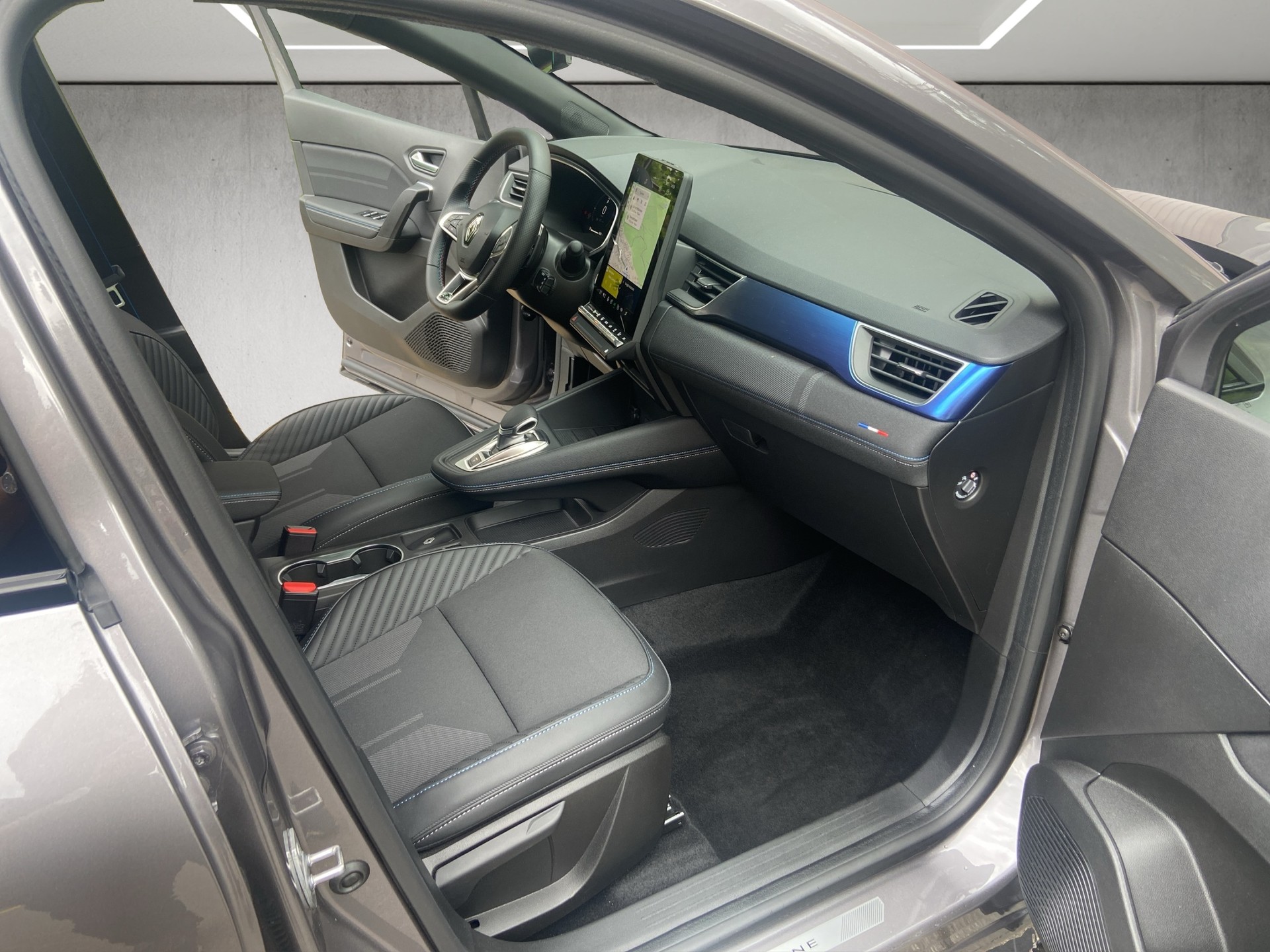 RENAULT Captur 1.3 TCe Esprit Alpine EDC-image-12
