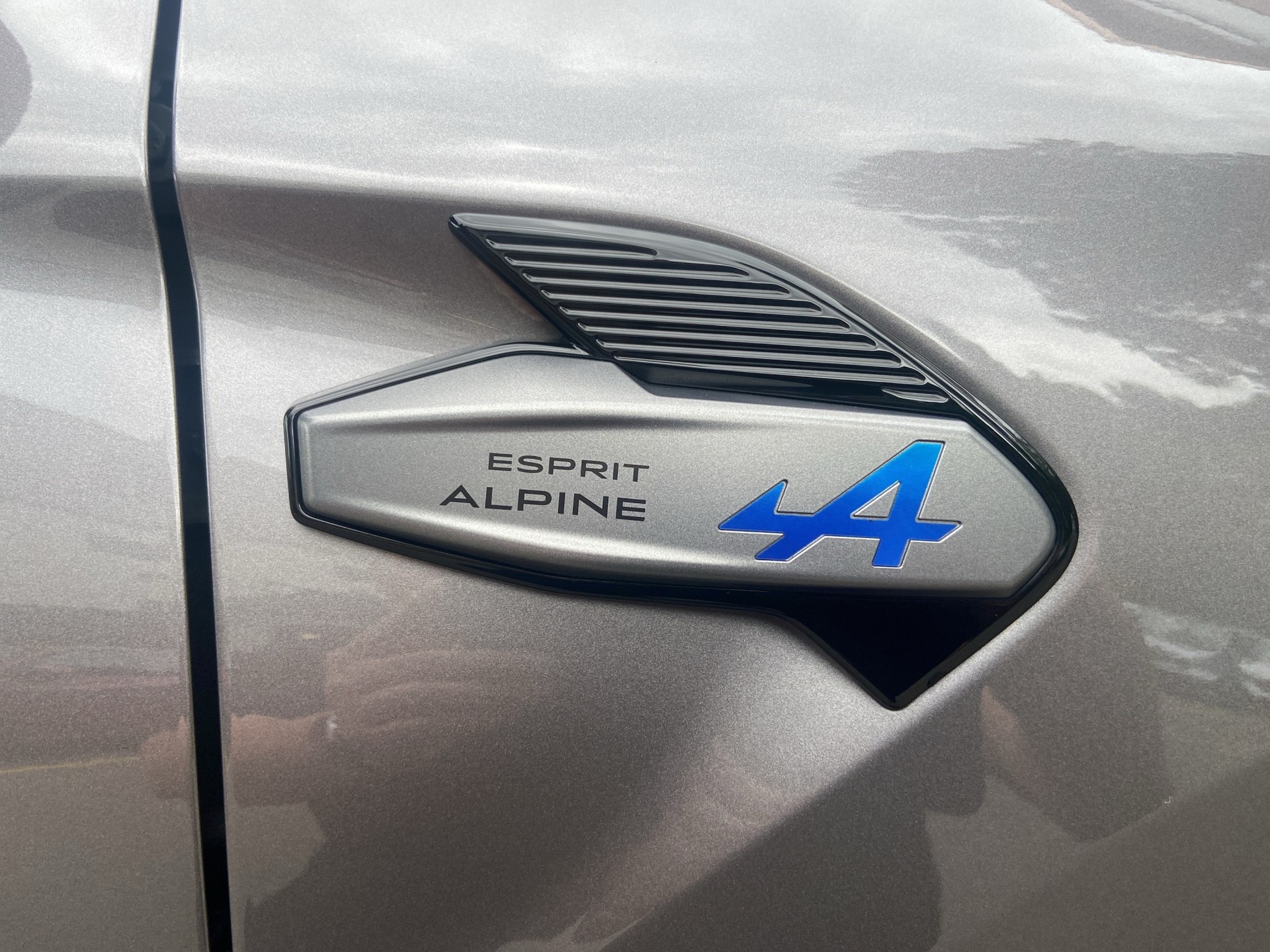 RENAULT Captur 1.3 TCe Esprit Alpine EDC-image-6