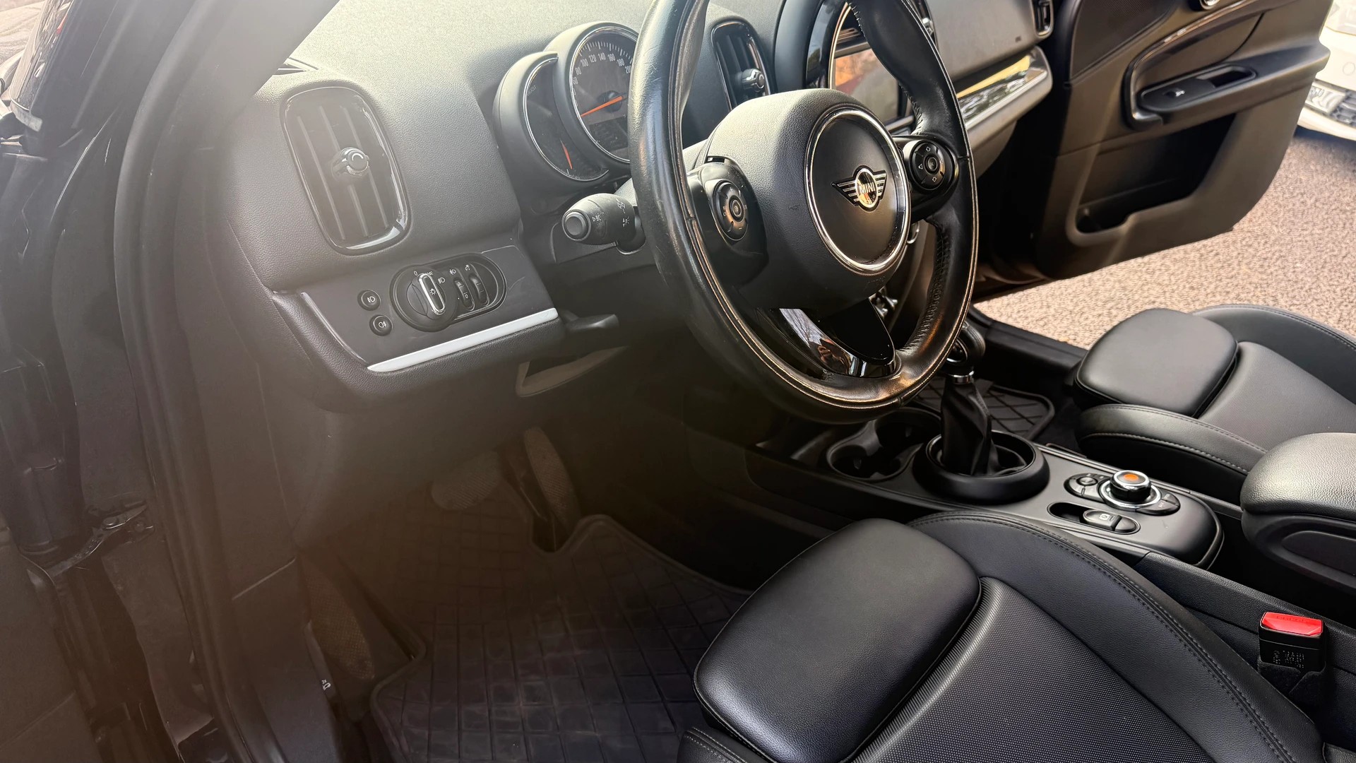 MINI Countryman Cooper S E ALL4 PHEV Steptronic-image-8