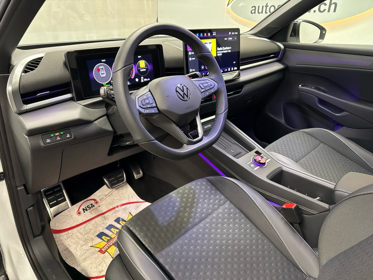 VW T-Roc 1.5 eTSI mHEV R-Line DSG-showroom-element-3