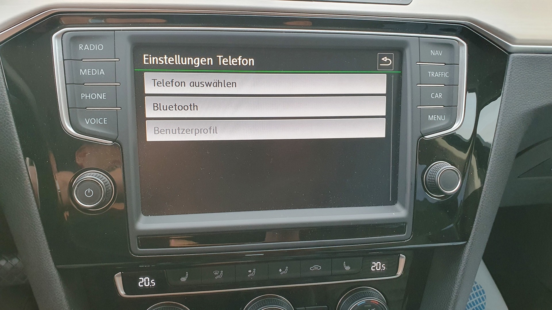 VW Passat Variant 2.0 TDI BMT Highline DSG 4Motion-image-15