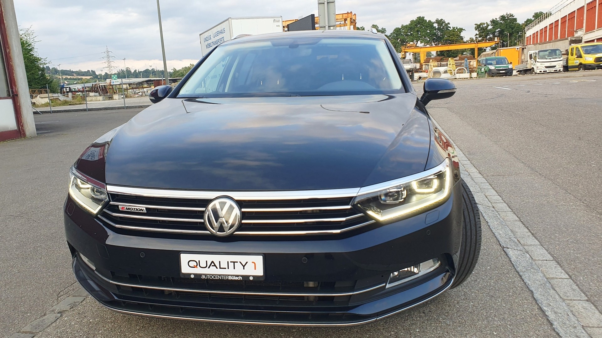 VW Passat Variant 2.0 TDI BMT Highline DSG 4Motion-image-2