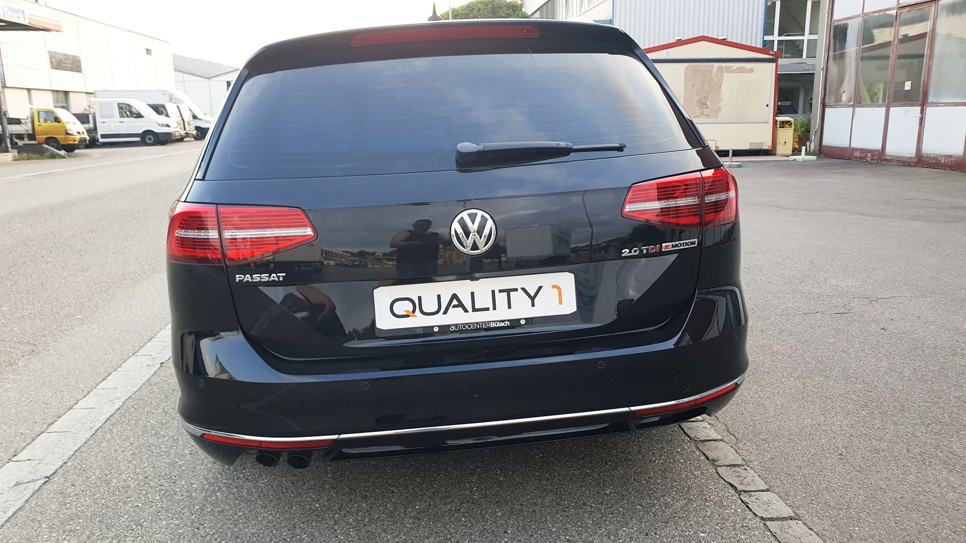 VW Passat Variant 2.0 TDI BMT Highline DSG 4Motion-image-6