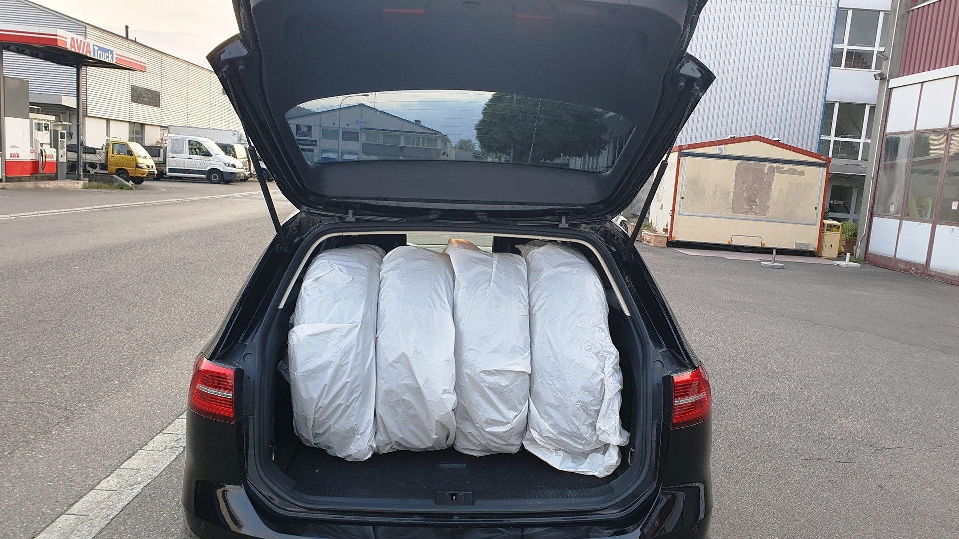VW Passat Variant 2.0 TDI BMT Highline DSG 4Motion-image-8