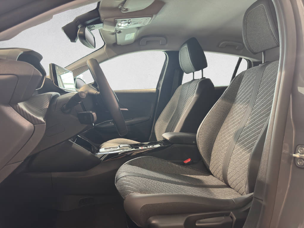 PEUGEOT 208 1.2 Hybrid Allure-image-9