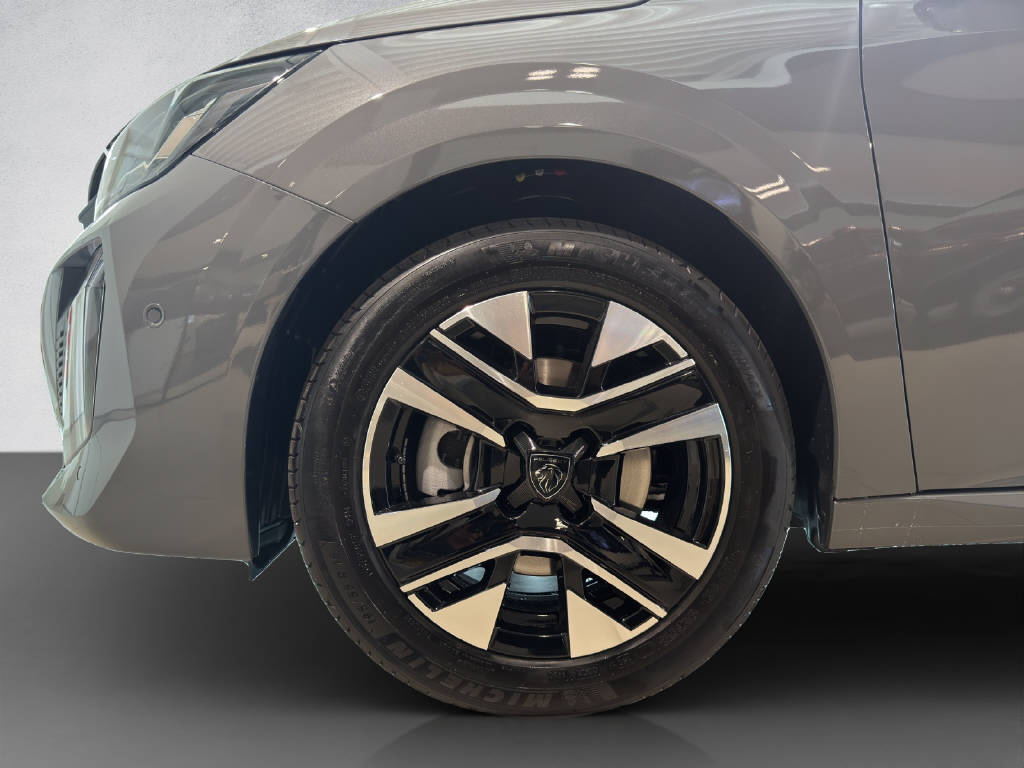 PEUGEOT 208 1.2 Hybrid Allure-image-6