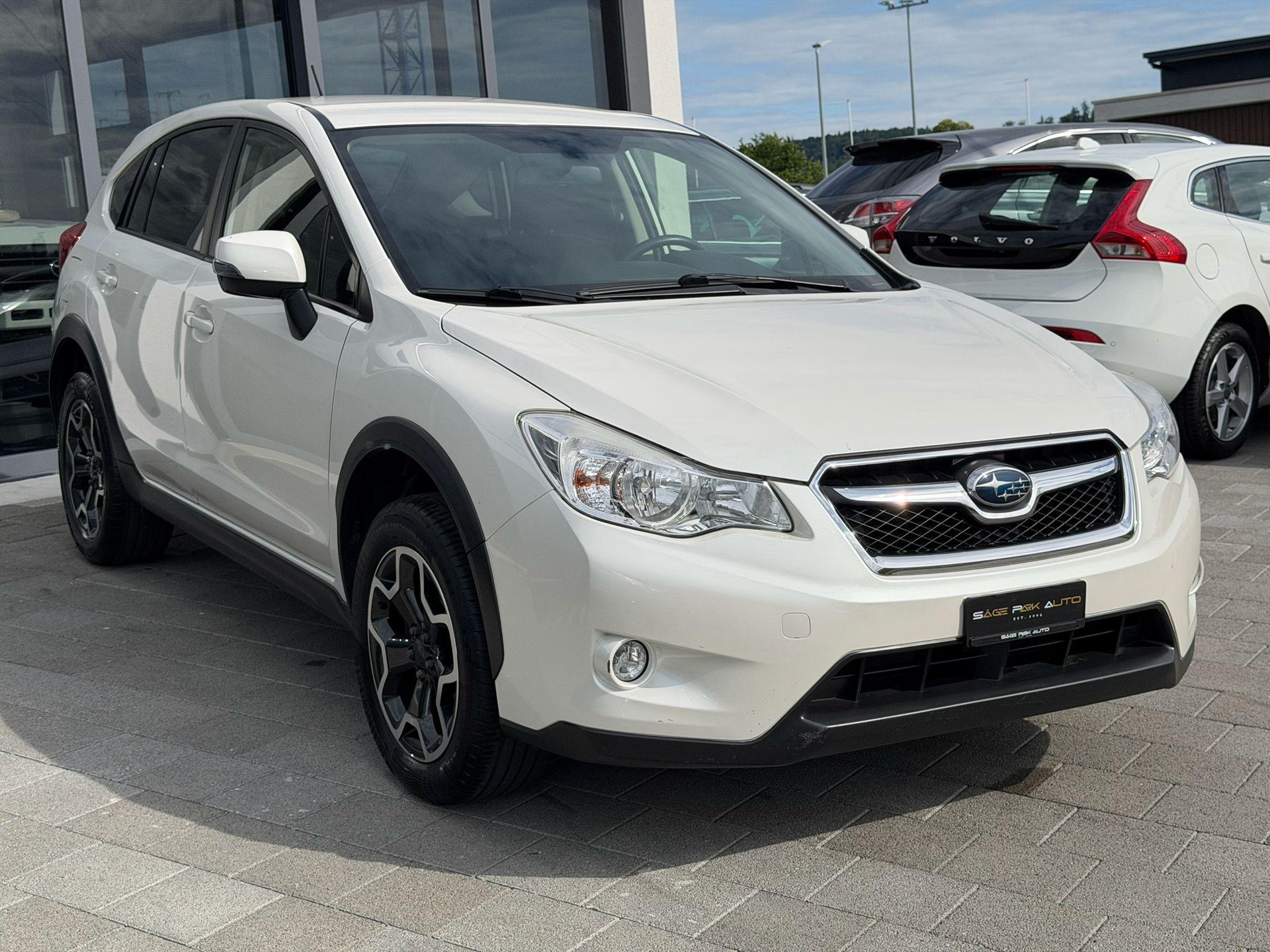 SUBARU XV 2.0i Swiss Two-showroom-element-1