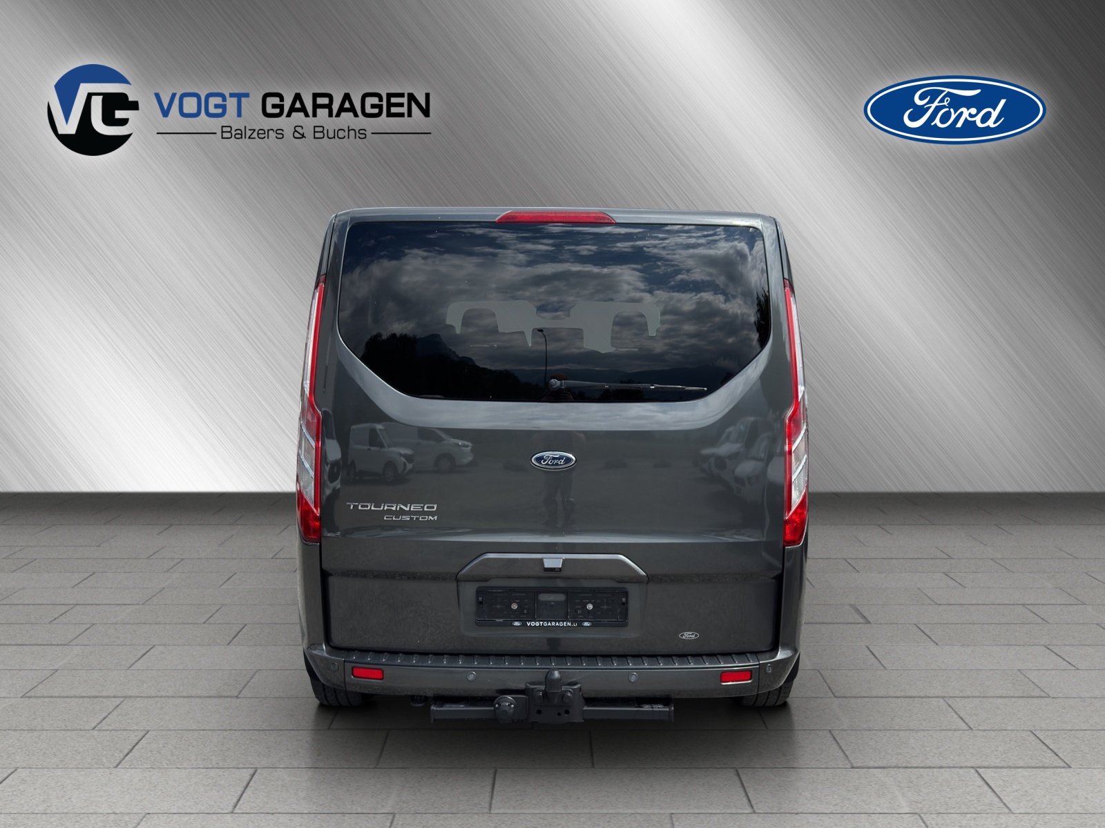 FORD Tourneo Custom 320 L1 2.0 TDCi-image-4