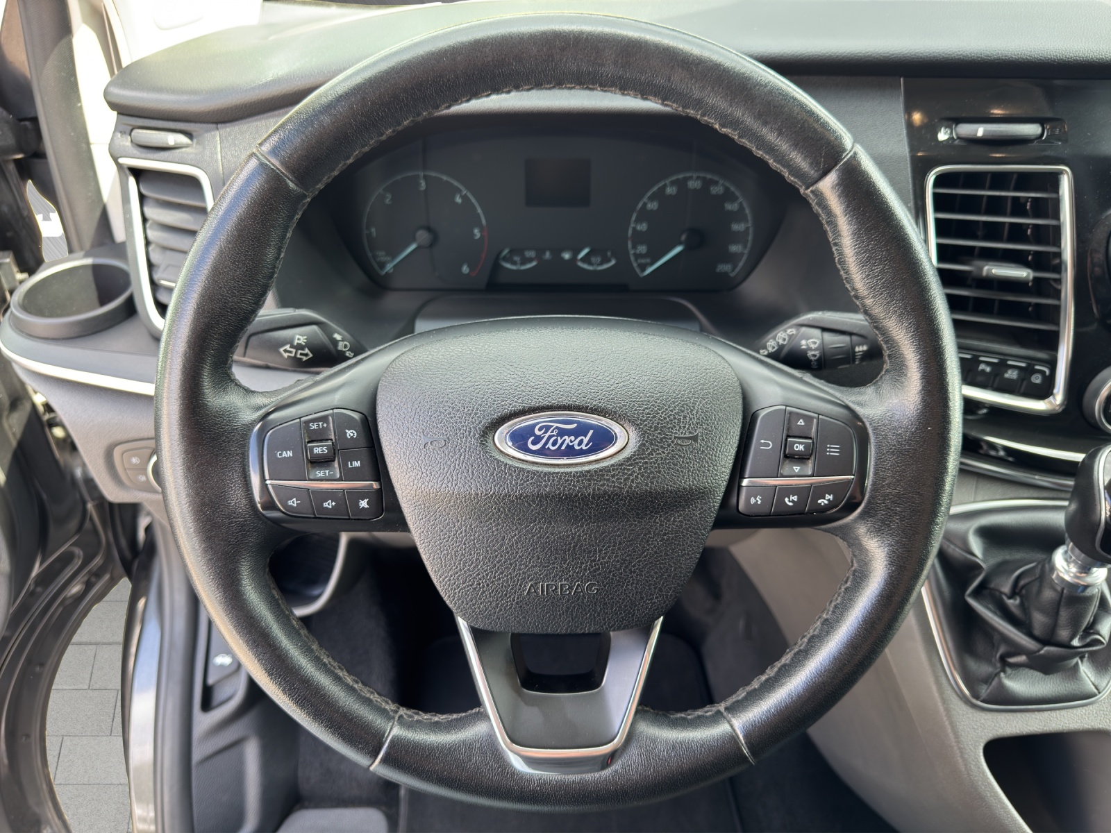 FORD Tourneo Custom 320 L1 2.0 TDCi-image-9