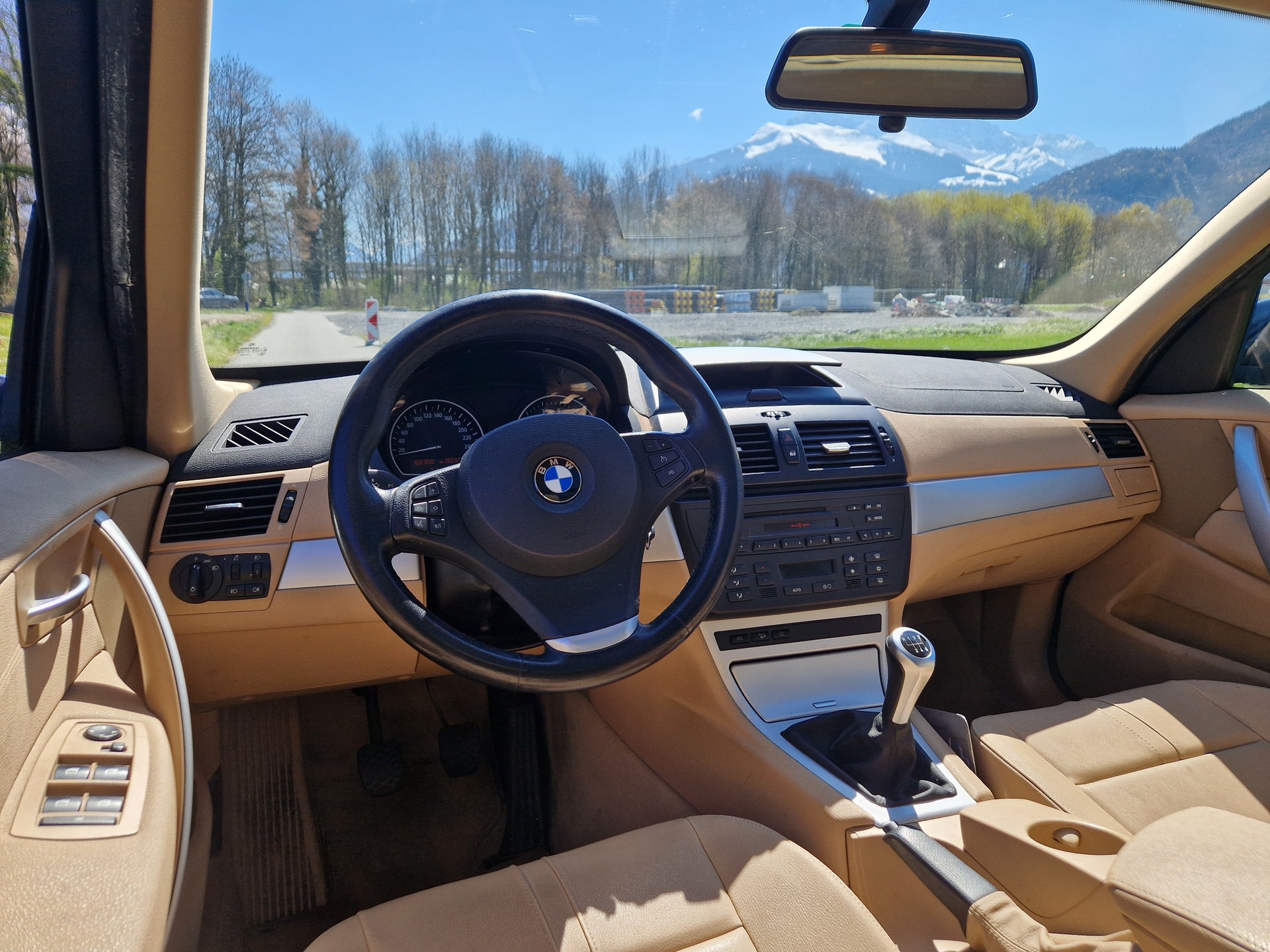 BMW X3 2.0i-image-7