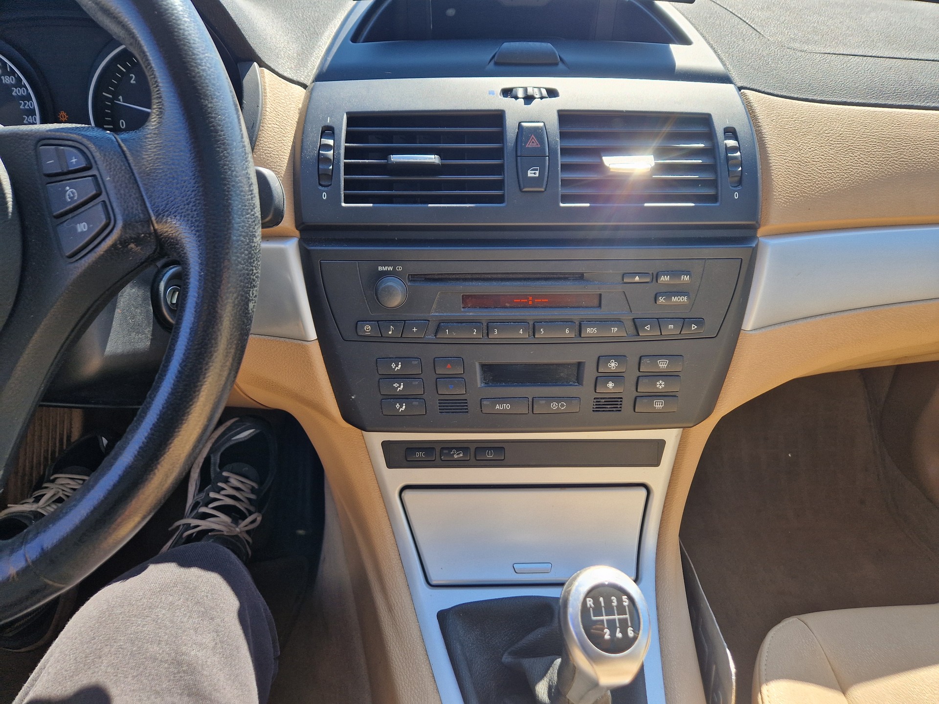 BMW X3 2.0i-image-9