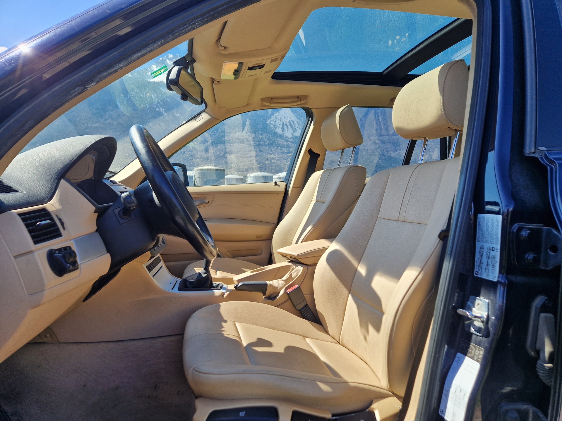BMW X3 2.0i-image-8
