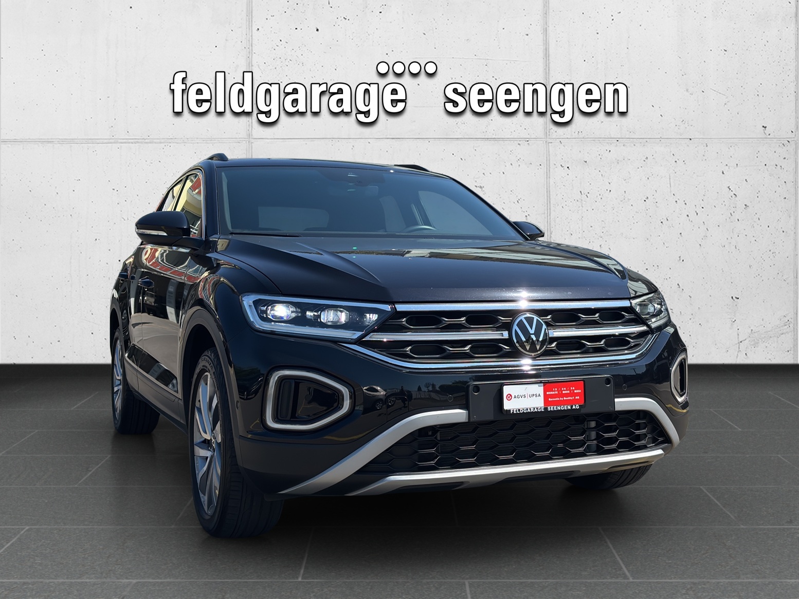 VW New T-Roc 1.5 TSI EVO Life DSG mit AHK & Rückfahrkamera-showroom-element-2