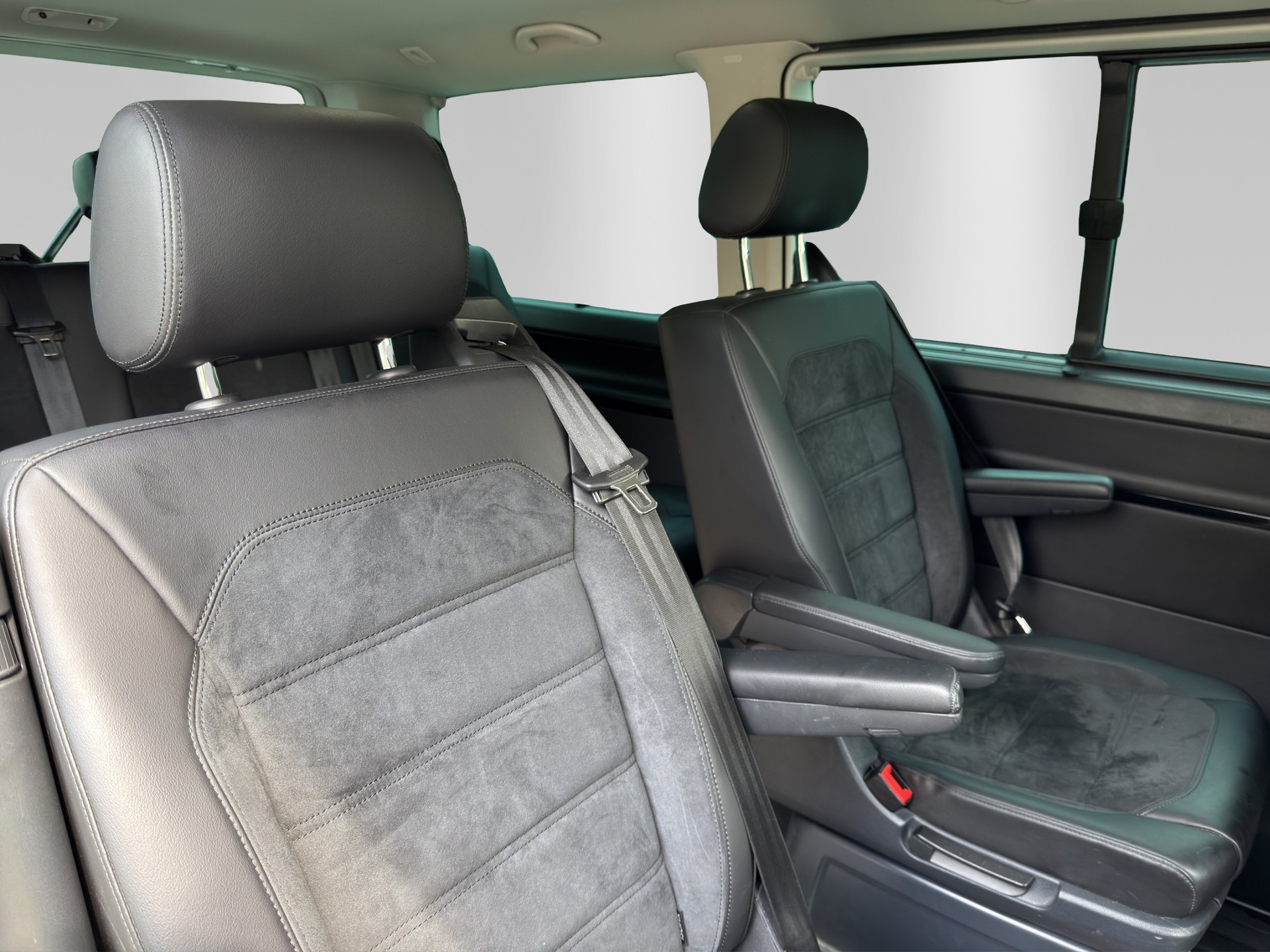 VW T6 Multivan 2.0 Bi-TDI Highline 4Motion DSG-image-13