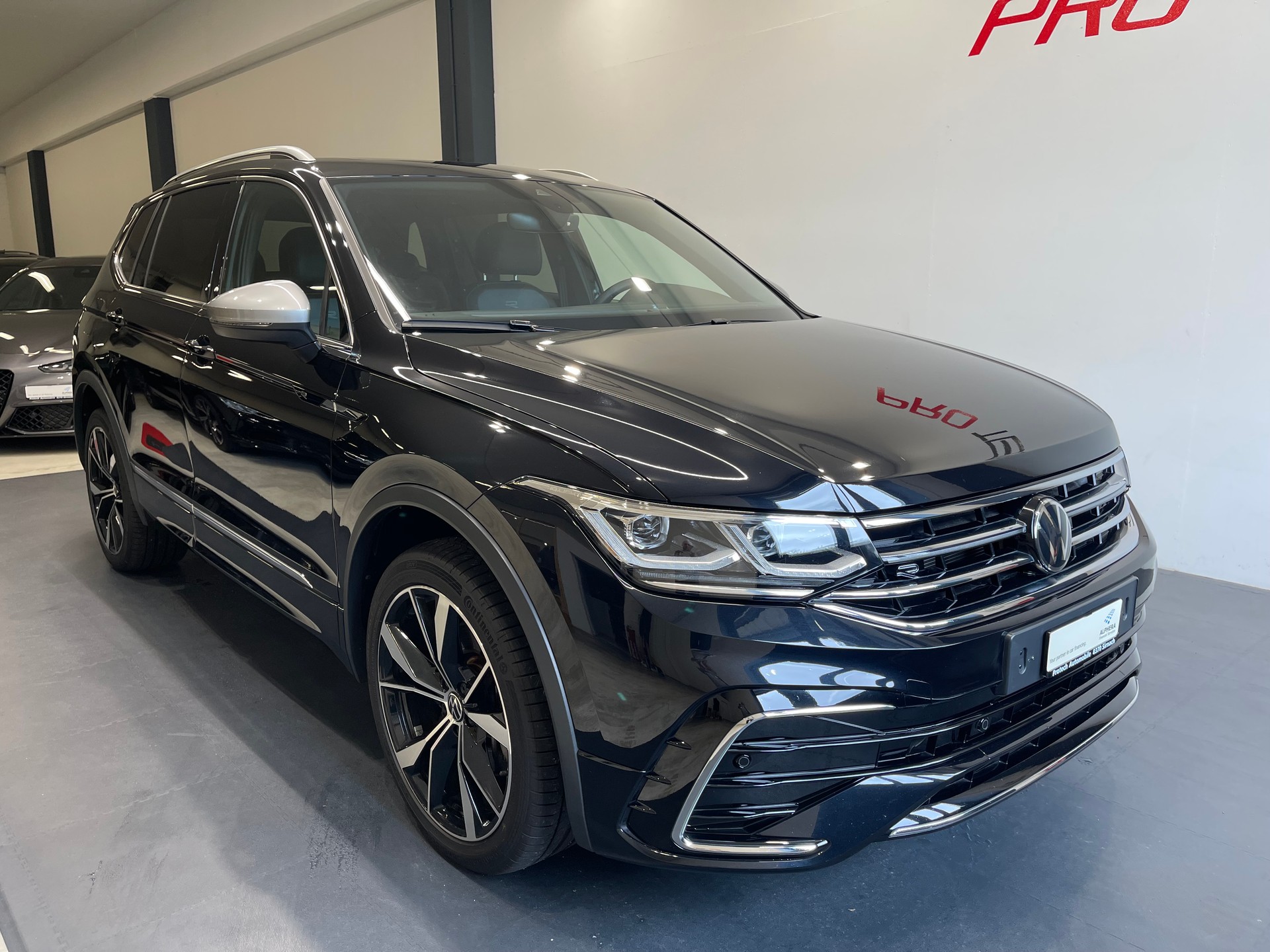 VW Tiguan Allspace 2.0TSI R-Line 4Motion DSG *7 PLATZ*-showroom-element-3