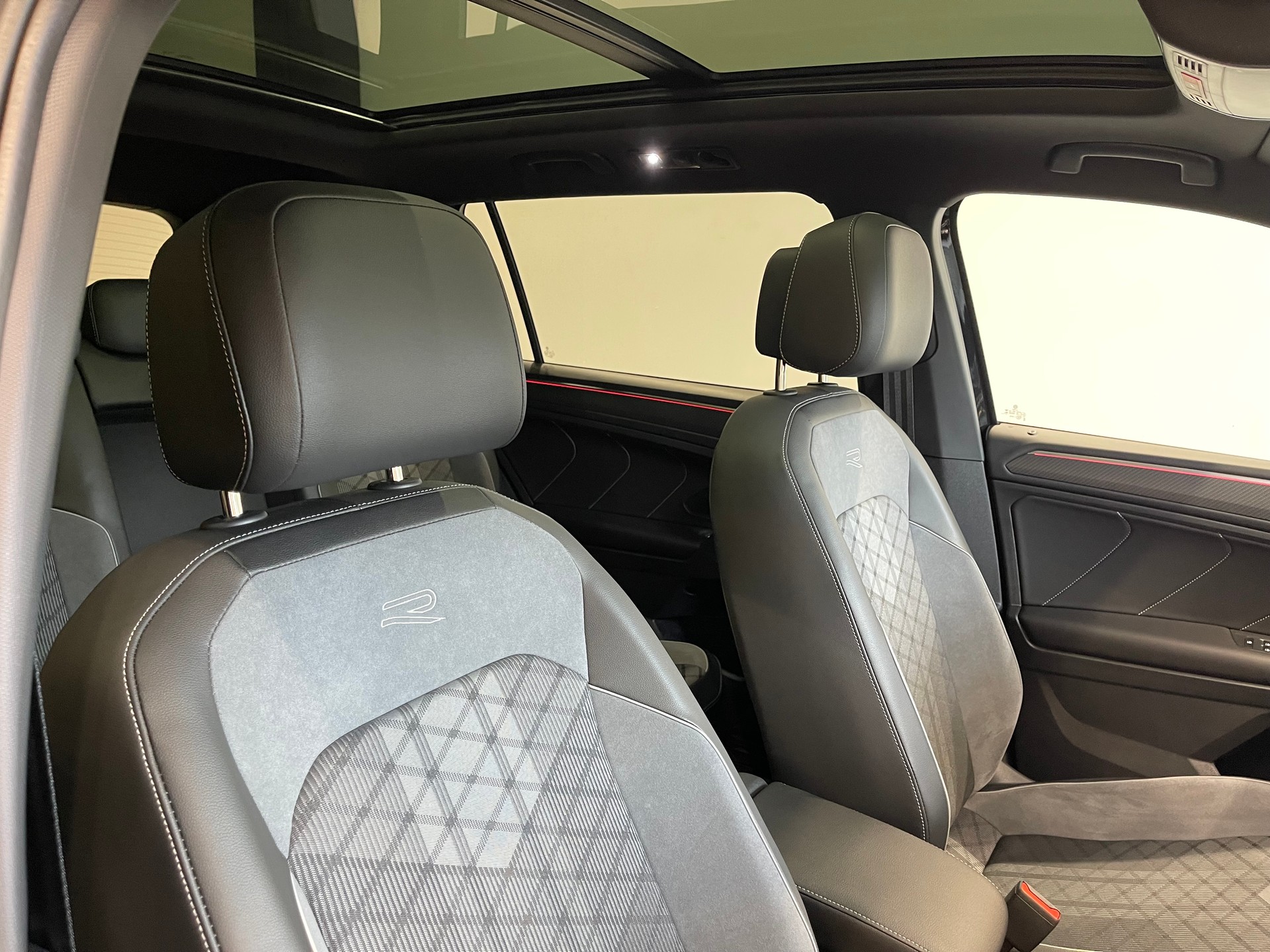 VW Tiguan Allspace 2.0TSI R-Line 4Motion DSG *7 PLATZ*-image-14