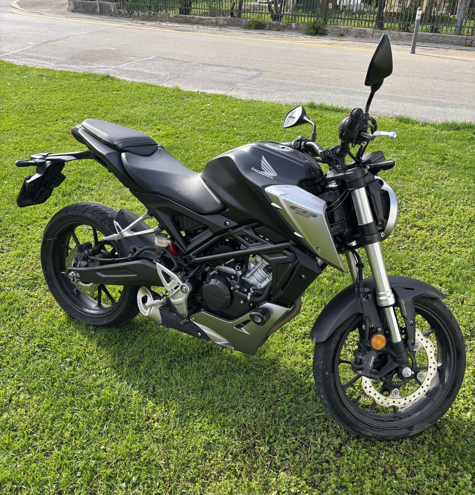 HONDA CBF 125 M-image-1