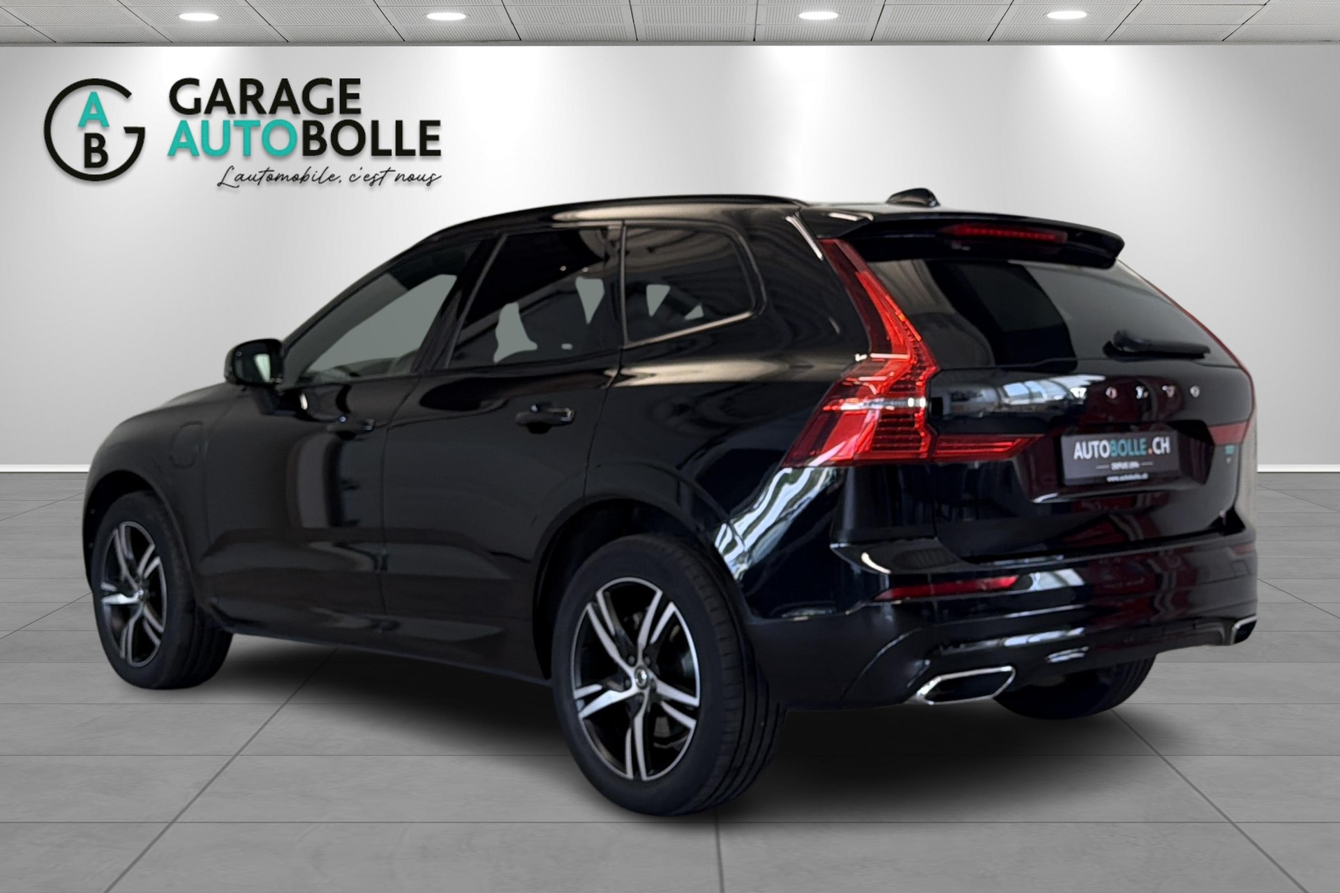 VOLVO XC60 T8 eAWD R-Design Geartronic-image-4