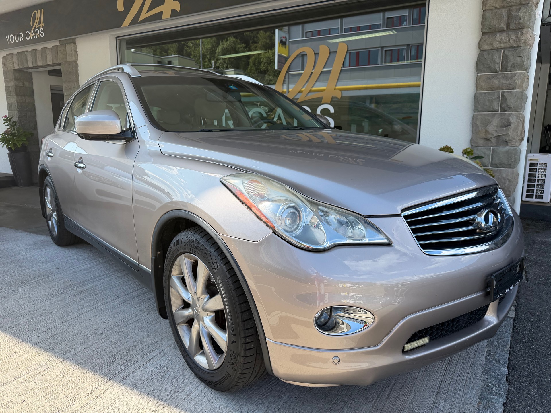 INFINITI EX-showroom-element-2