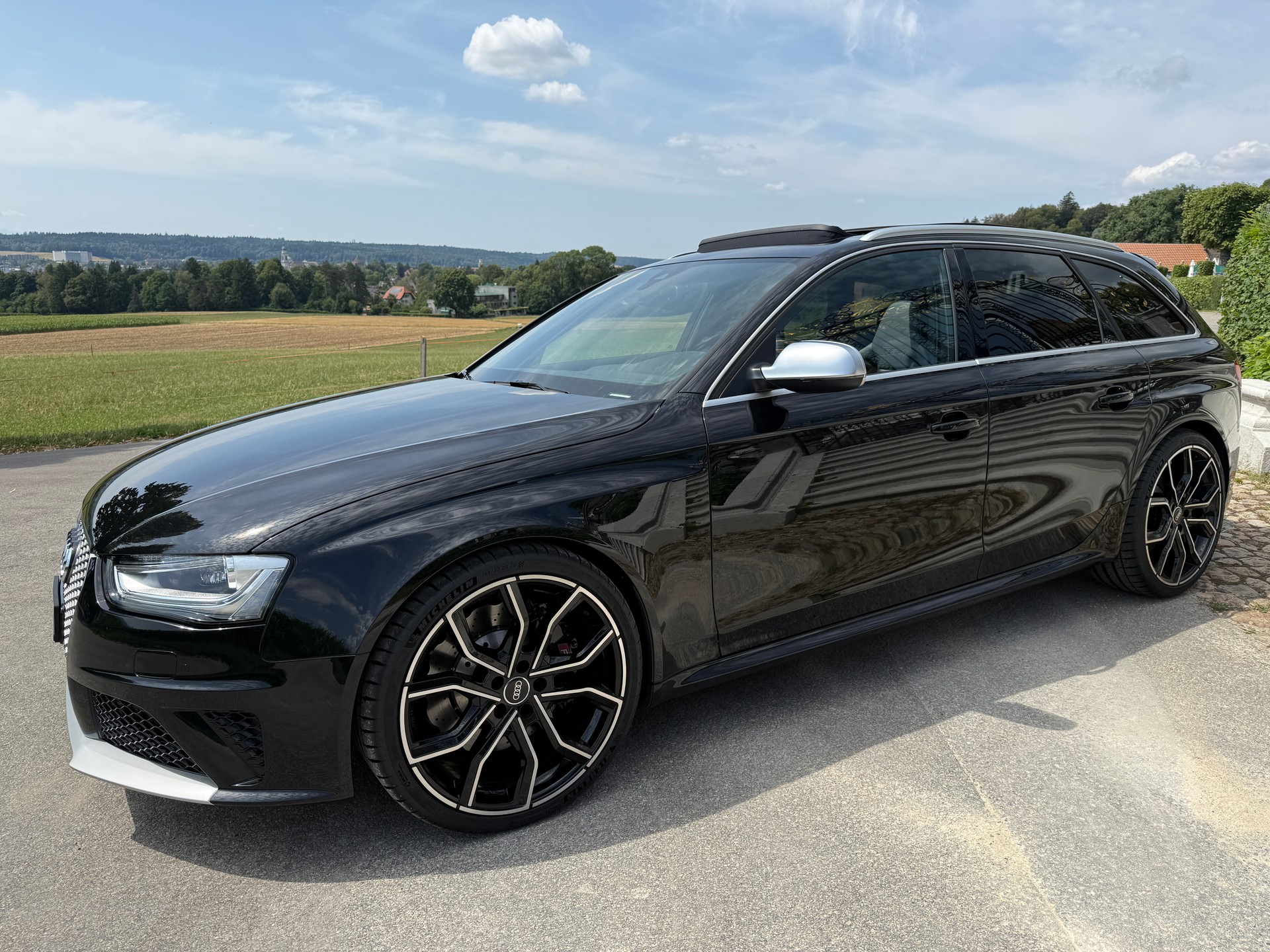 AUDI RS4 Avant 4.2 FSI V8 quattro S-tronic-image-10