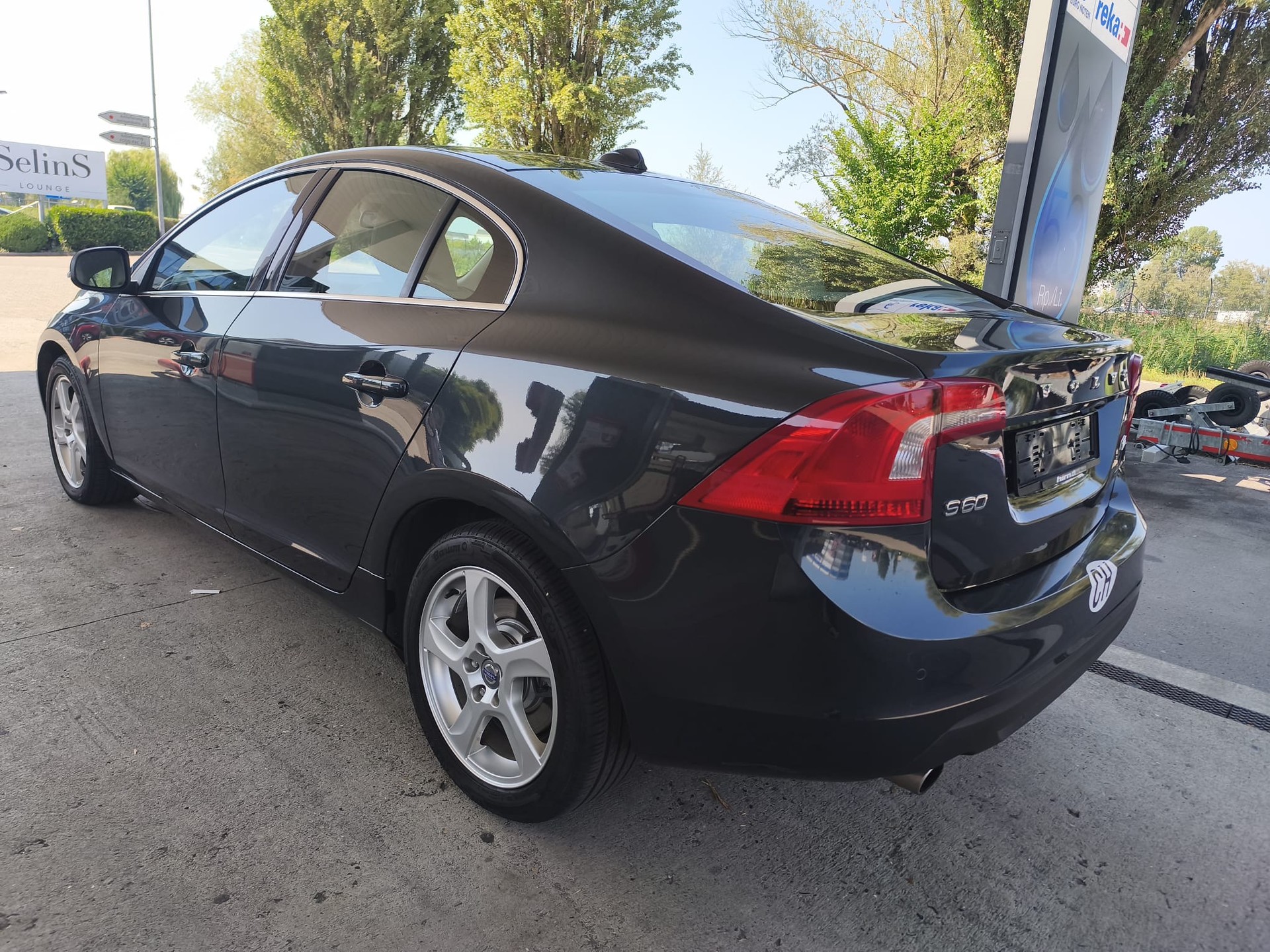 VOLVO S60 D5 Summum Geartronic-showroom-element-2