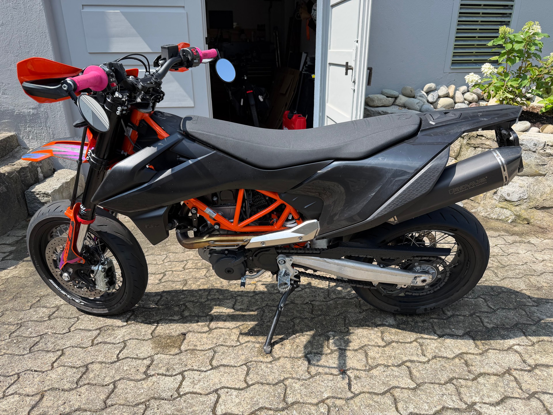 KTM 690 SMC R-image-2