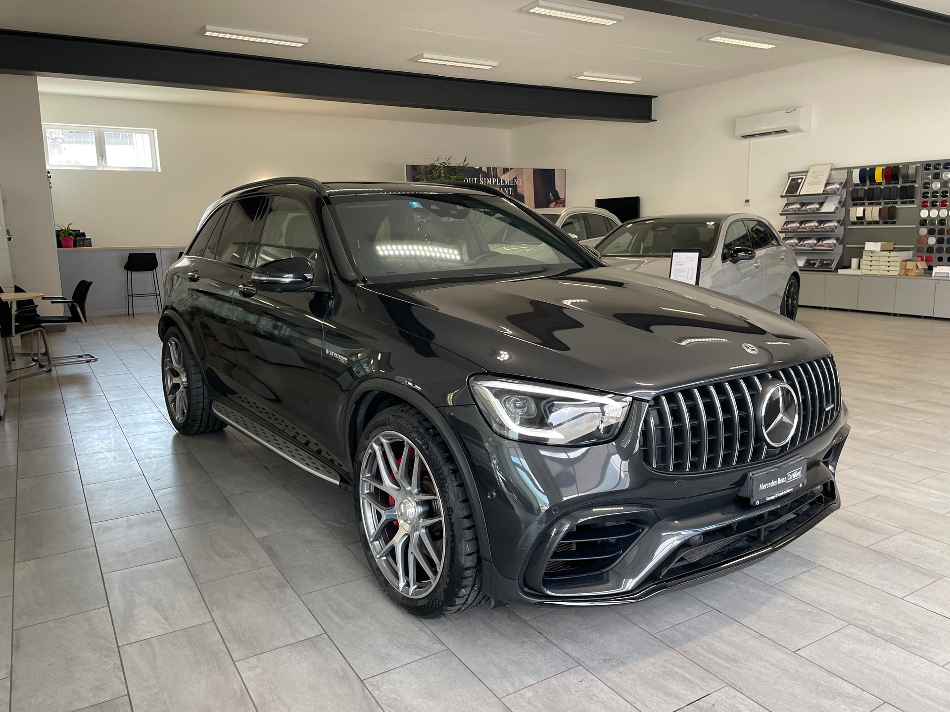 MERCEDES-BENZ GLC 63 S AMG 4Matic 9G-Tronic-showroom-element-2