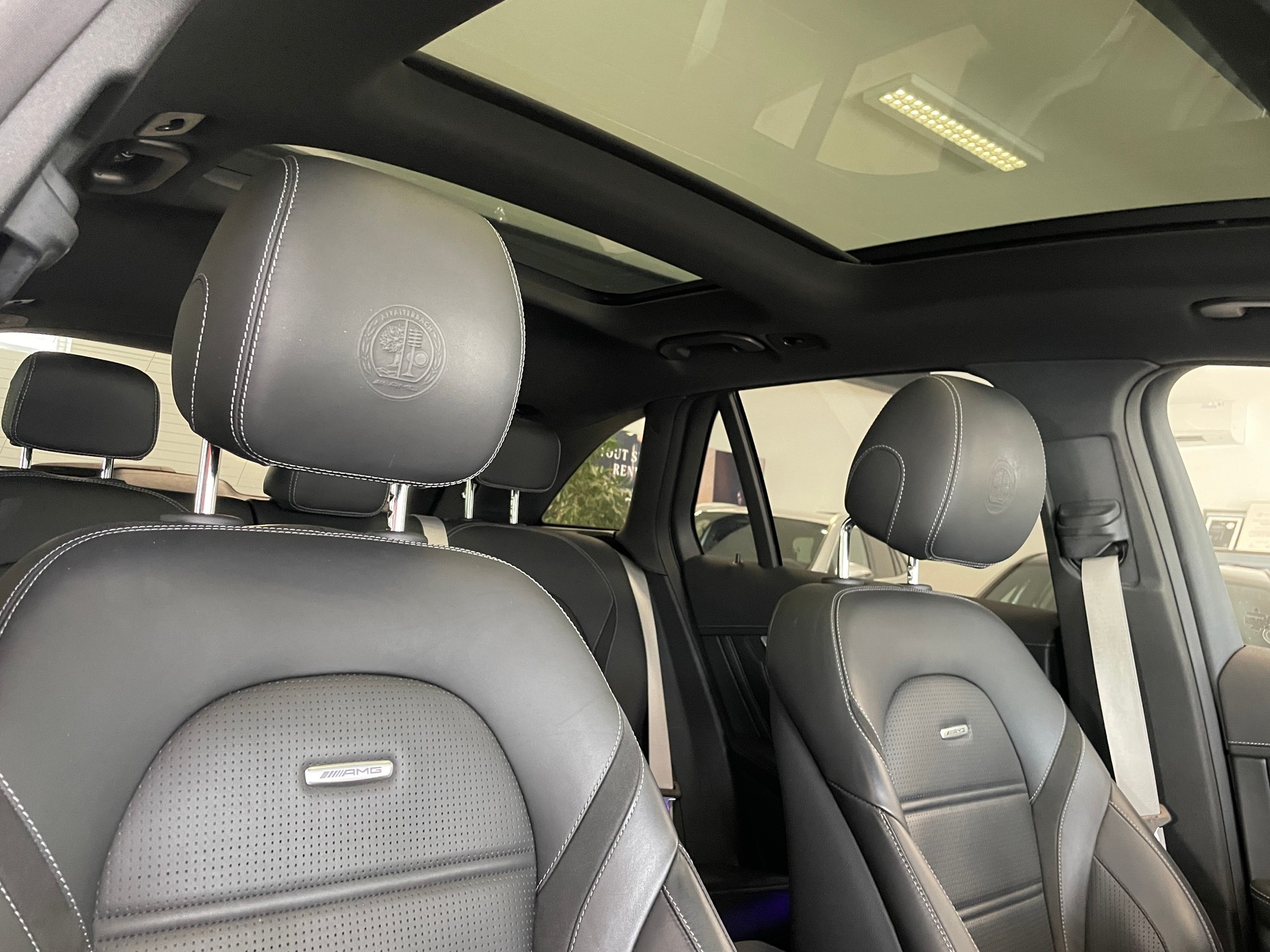 MERCEDES-BENZ GLC 63 S AMG 4Matic 9G-Tronic-image-24