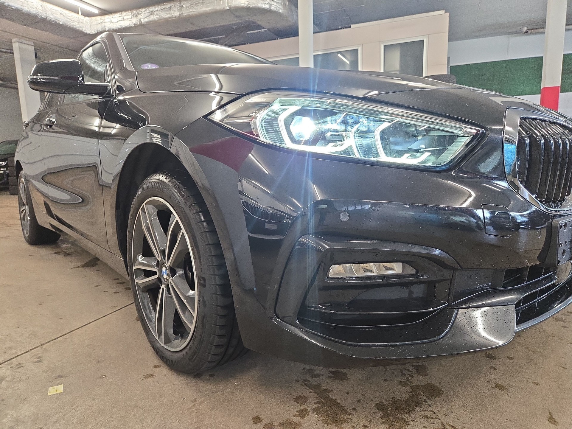 BMW 118i Sport Line Steptronic-image-17