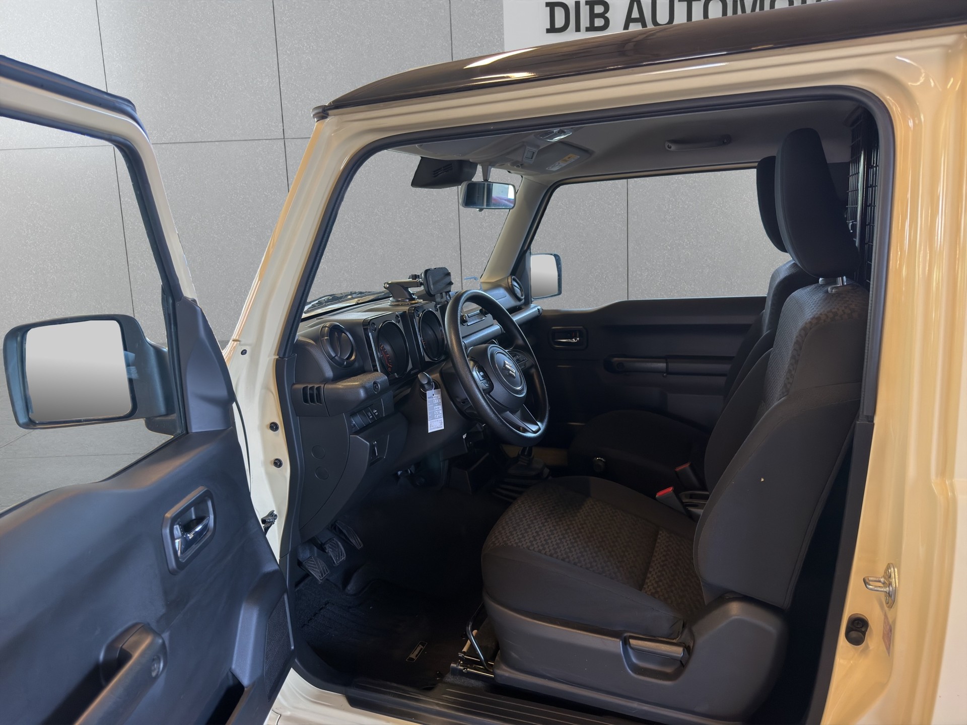 SUZUKI Jimny 1.5 Compact+ 4x4*TOP ZUSTAND*NUR 15000 KM*4X4 MIT UNTERSETZUNG*-image-15