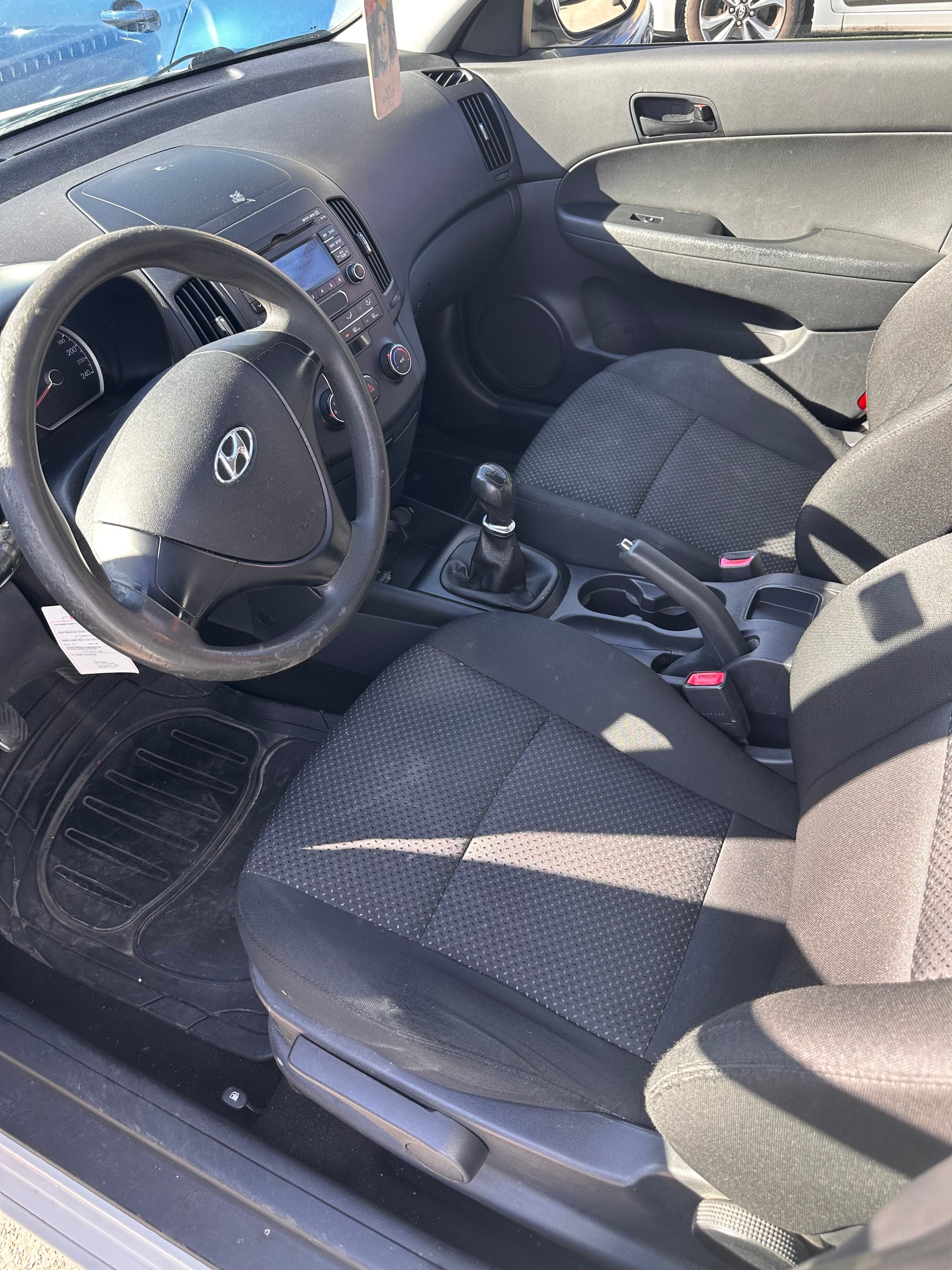 HYUNDAI i30 1.4 Comfort-image-4