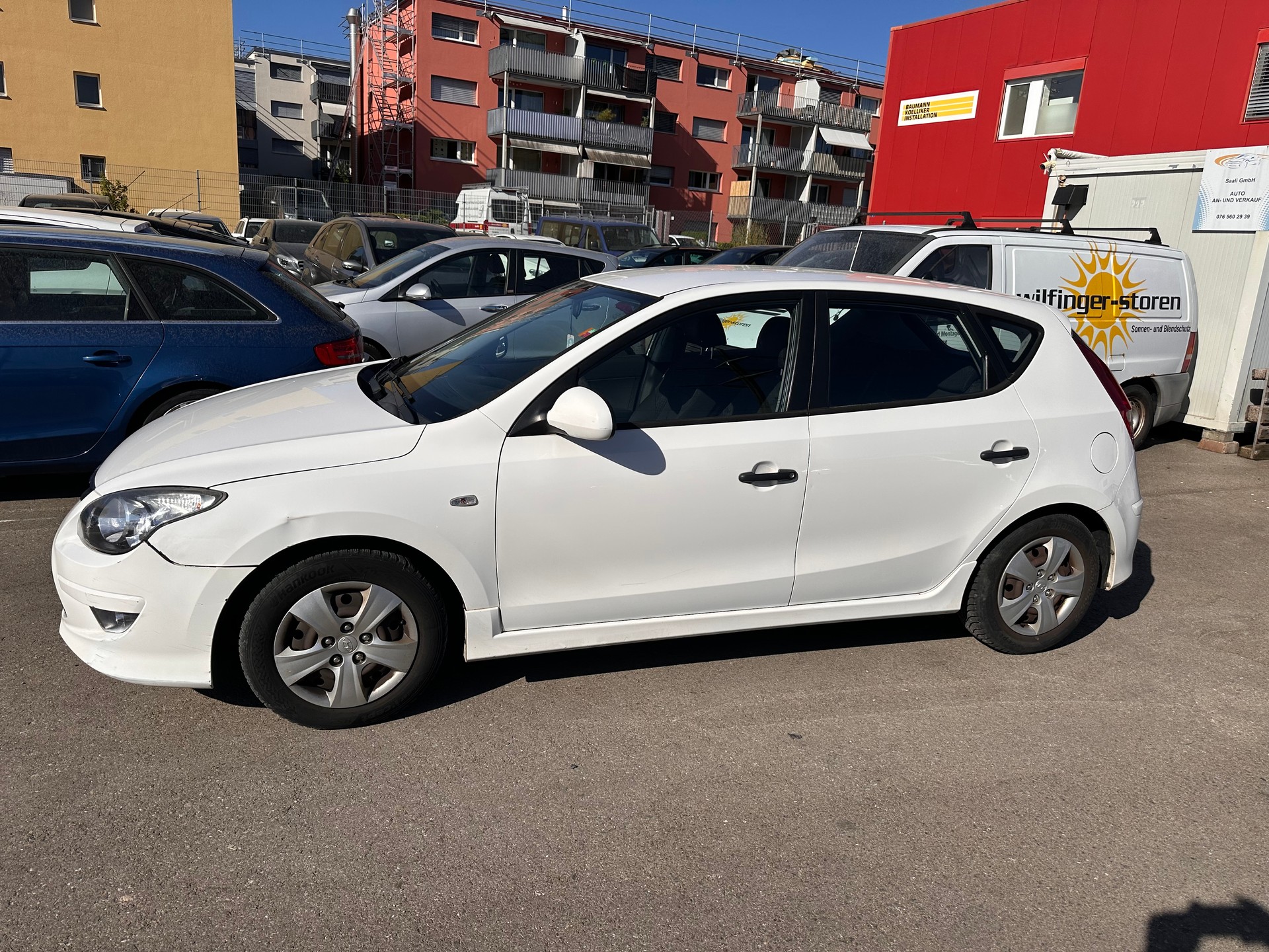 HYUNDAI i30 1.4 Comfort-image-3