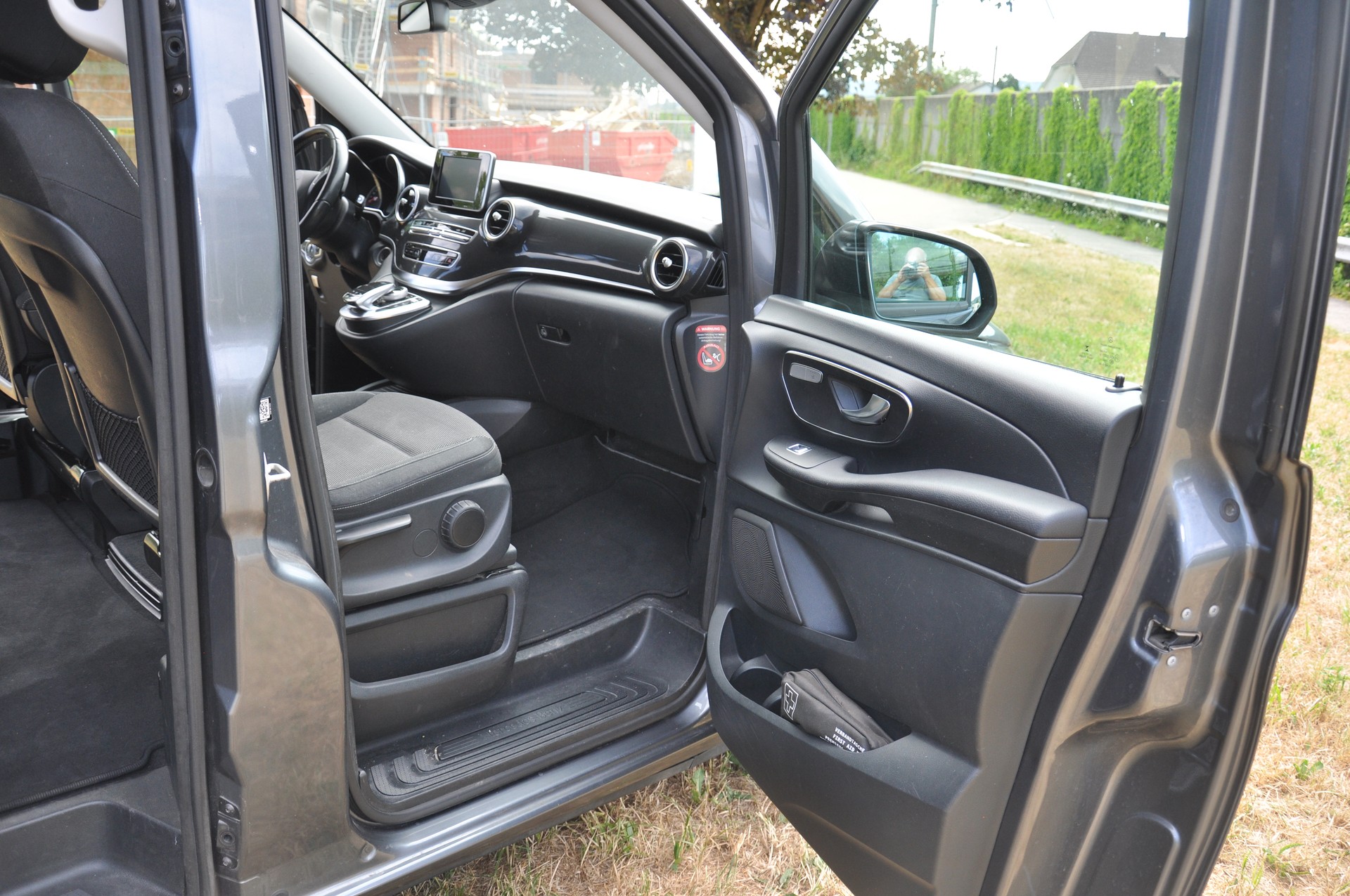 MERCEDES-BENZ V- Class 250 BT Lang-image-10