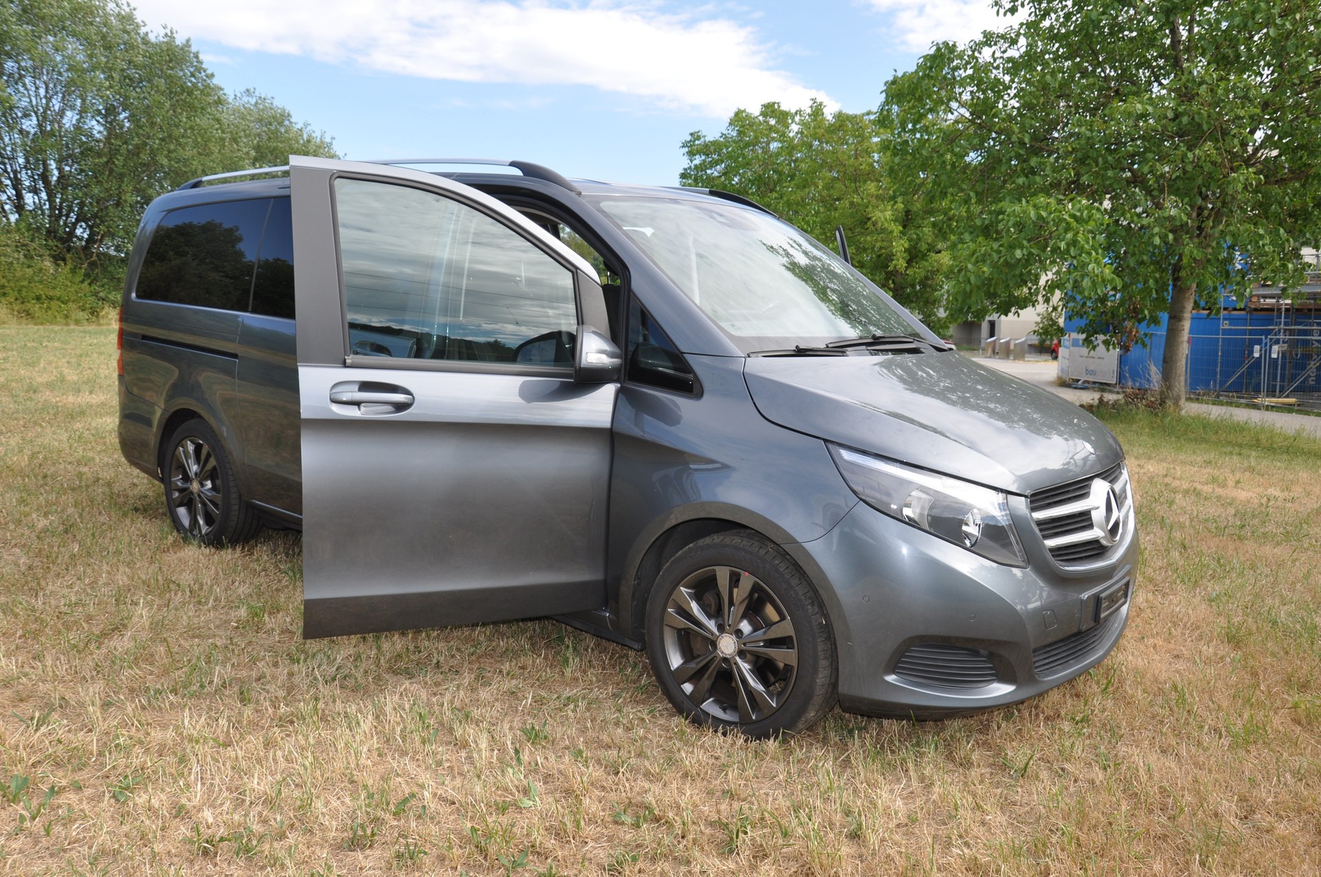 MERCEDES-BENZ V- Class 250 BT Lang-image-9