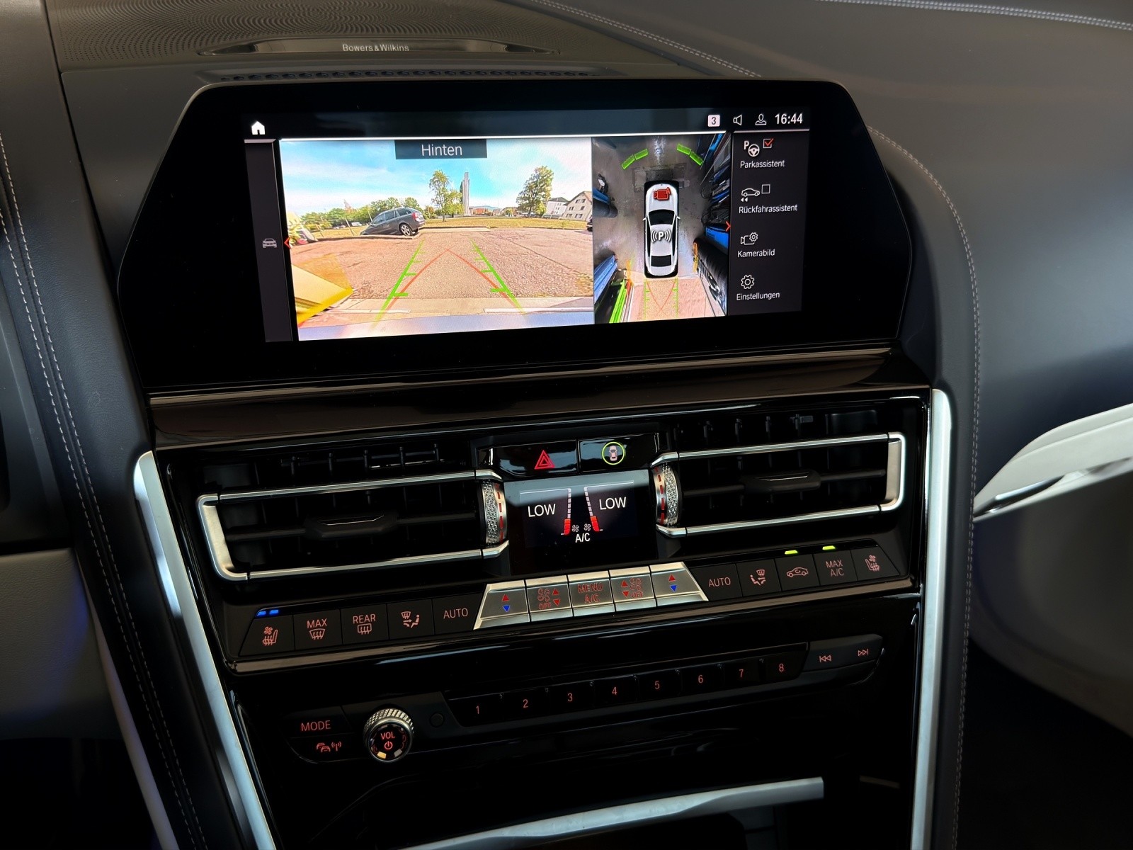 BMW M850i xDrive Grand Coupé Steptronic-image-23