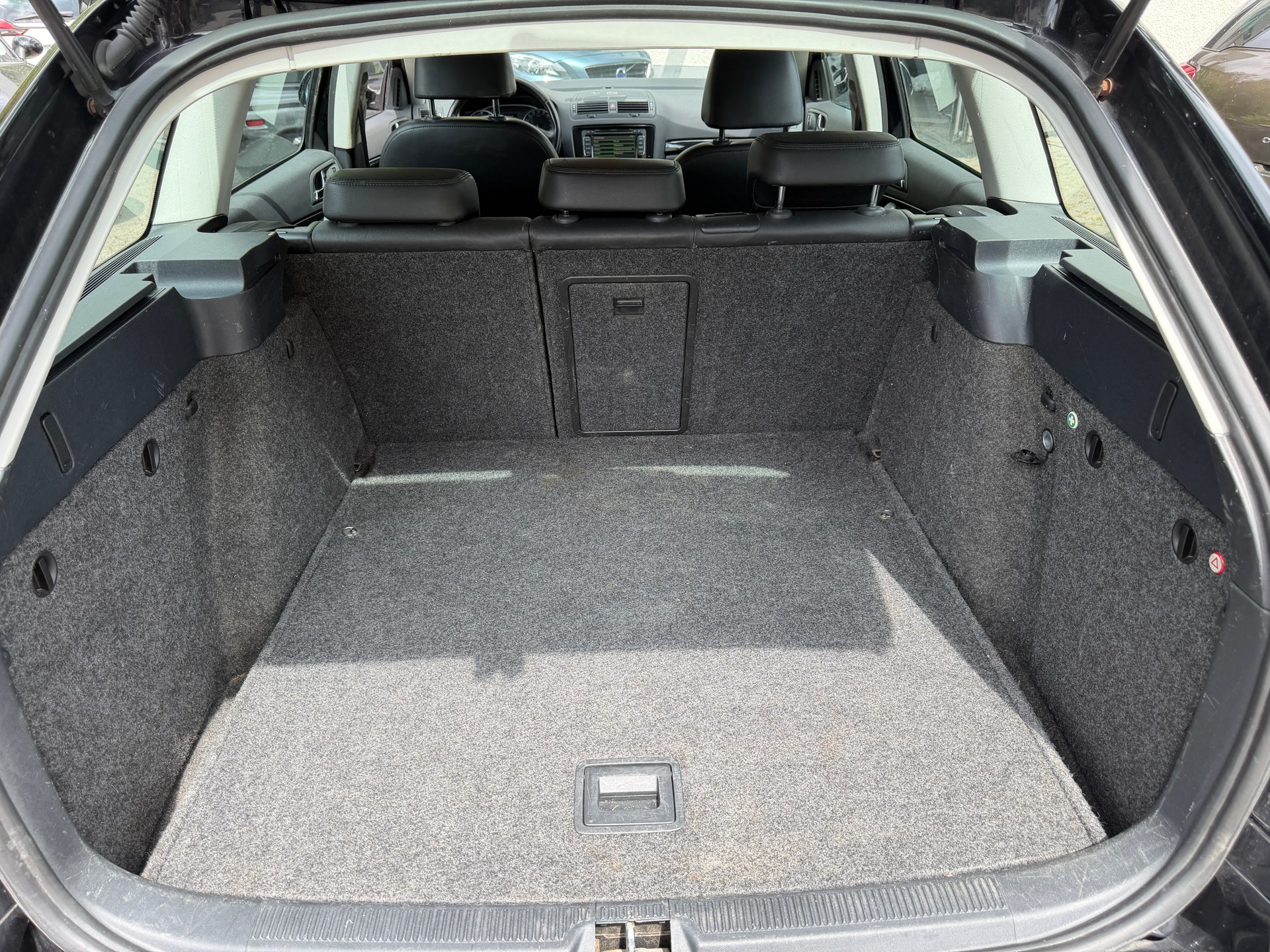 SKODA Octavia Combi 1.8 TSI Laurin & Klement 4x4 Garantie möglich-image-7