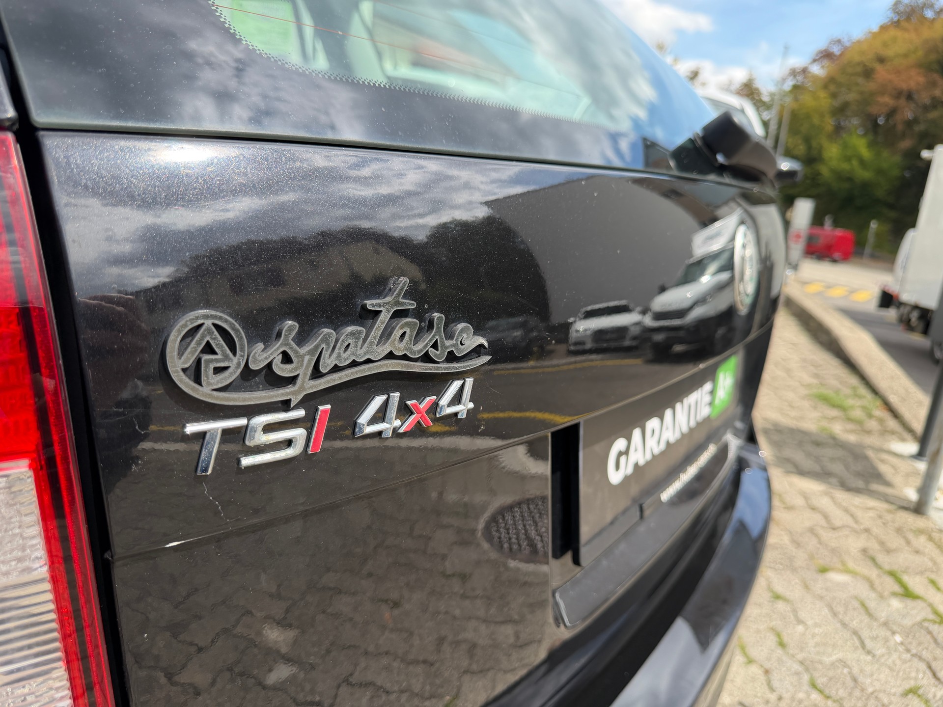 SKODA Octavia Combi 1.8 TSI Laurin & Klement 4x4 Garantie möglich-image-9