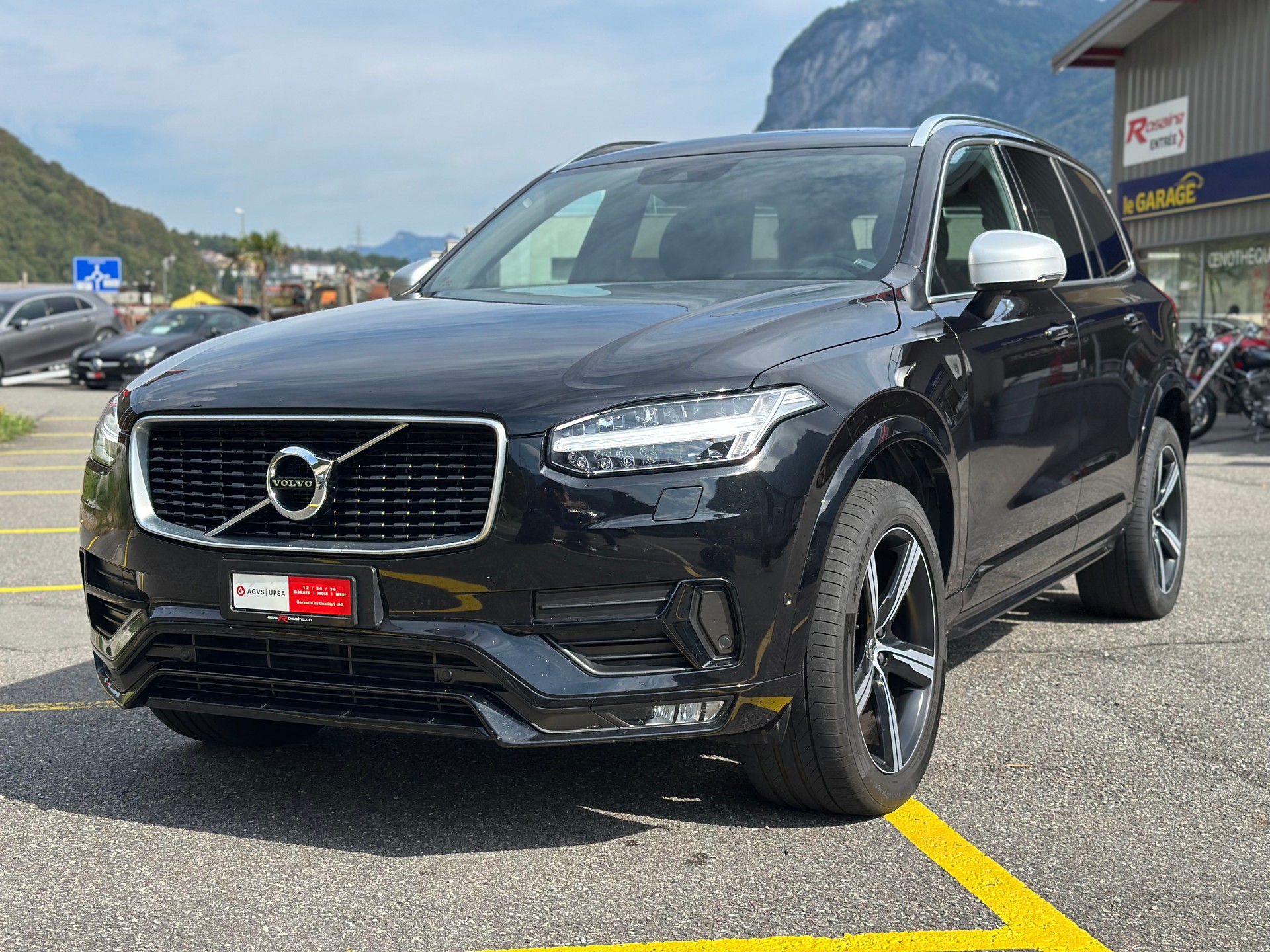 VOLVO XC90 D5 AWD R-Design Geartronic-showroom-element-2