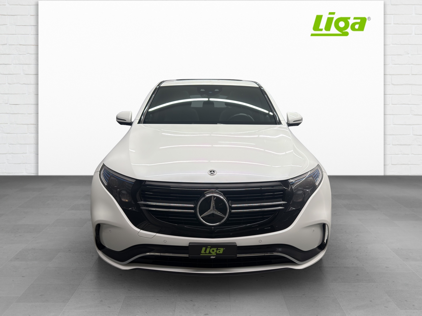 MERCEDES-BENZ EQC 400 AMG Line 4Matic-showroom-element-1