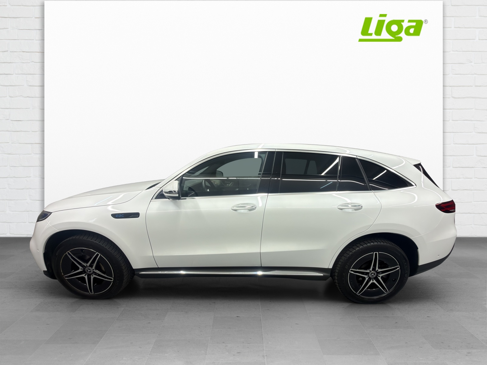 MERCEDES-BENZ EQC 400 AMG Line 4Matic-showroom-element-2