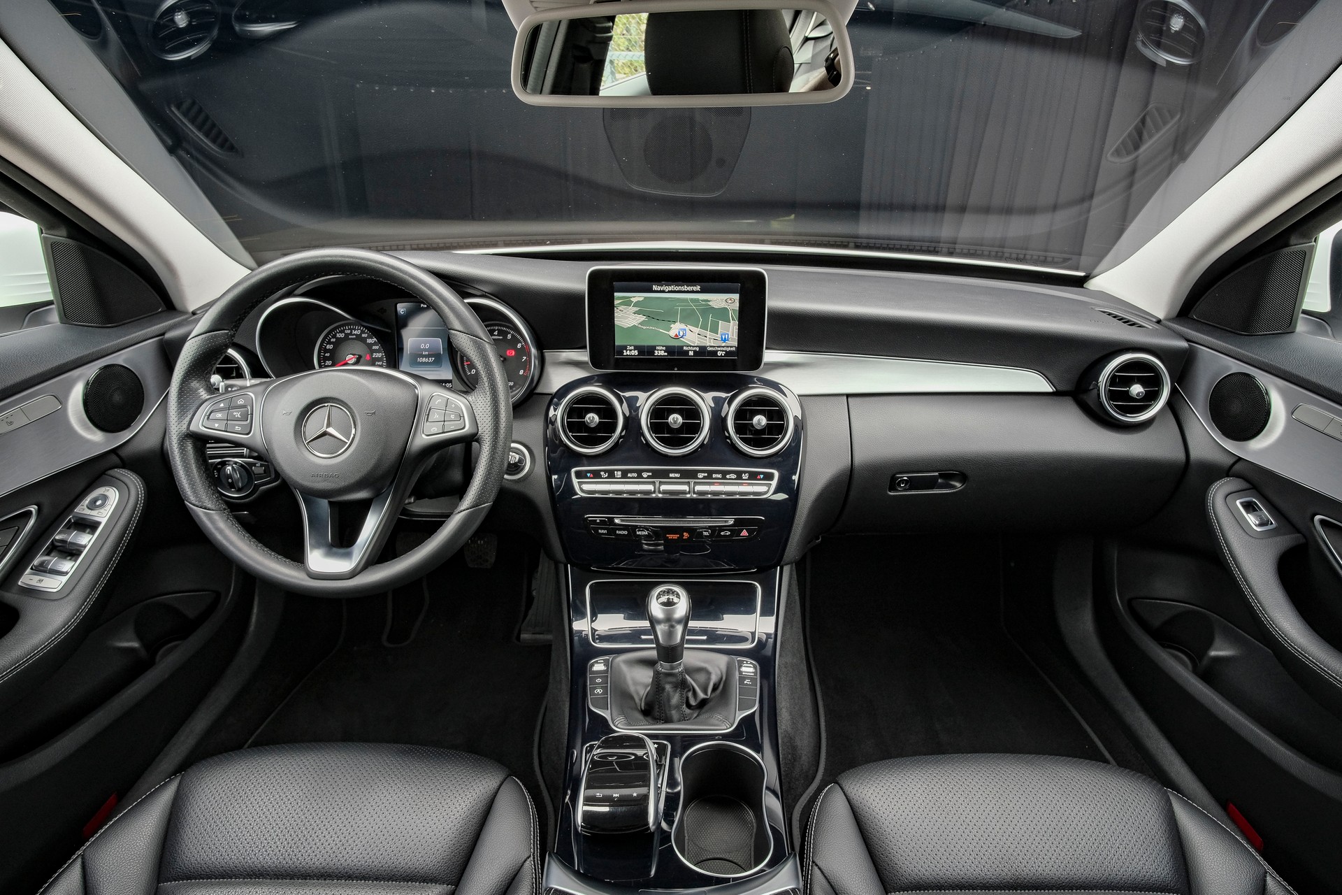 MERCEDES-BENZ C 180 Avantgarde-image-14
