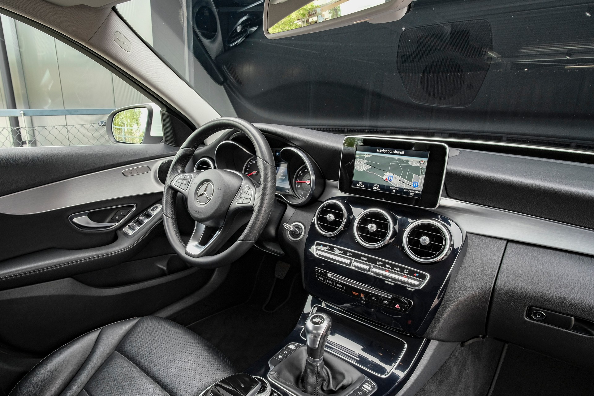 MERCEDES-BENZ C 180 Avantgarde-image-13