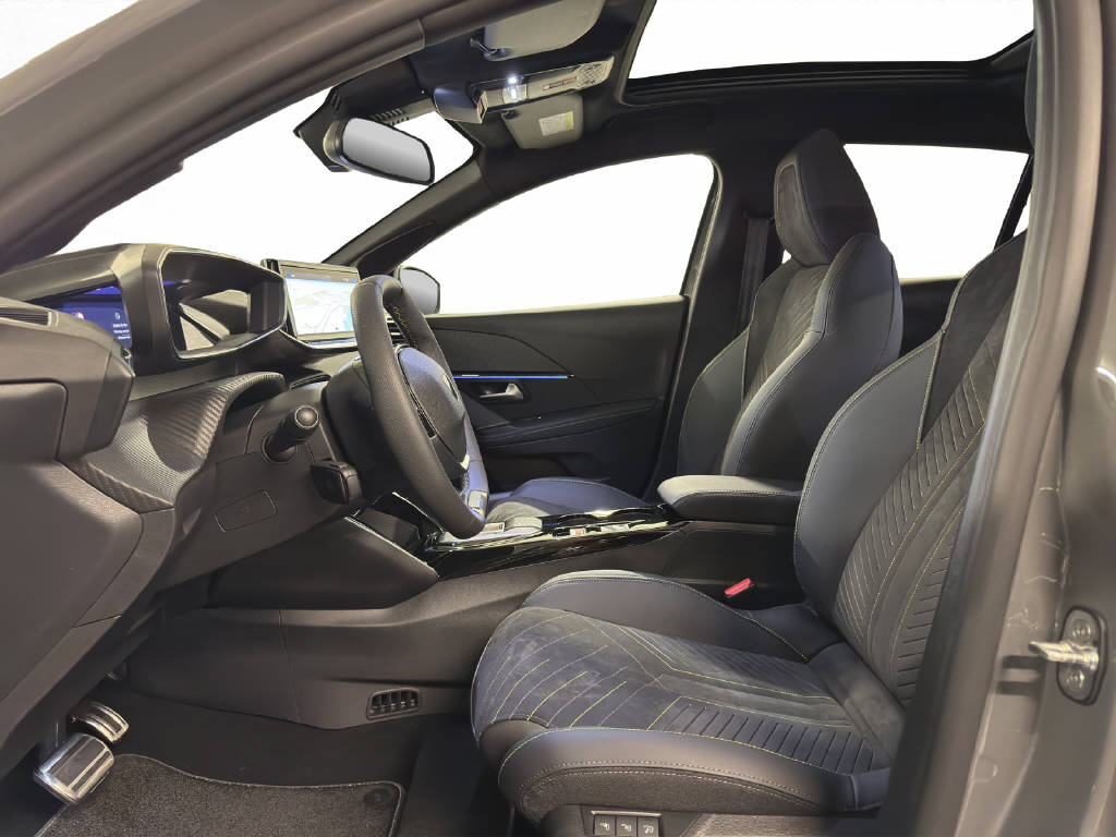PEUGEOT 208 1.2 Hybrid 145 GT Exclusive-image-10